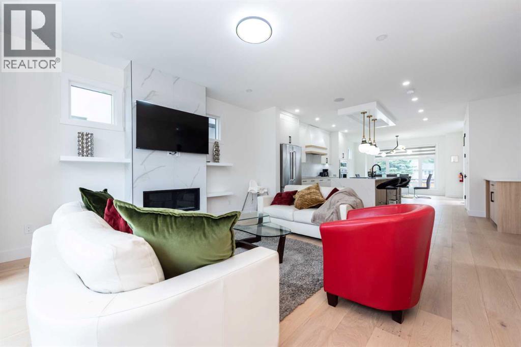 31 Harvard Street Nw, Calgary, Alberta  T2K 2B5 - Photo 12 - A2288389