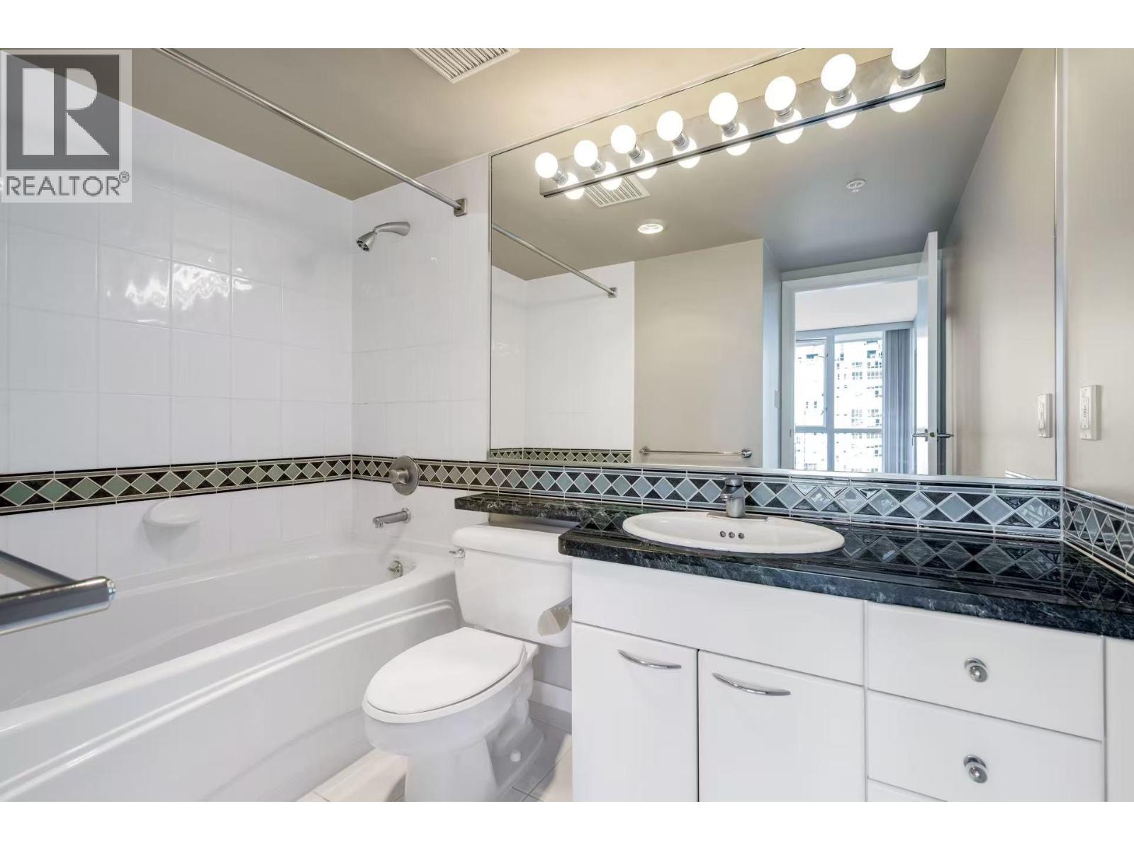 1901 1201 Marinaside Crescent, Vancouver, British Columbia  V6Z 2V2 - Photo 29 - R3109295