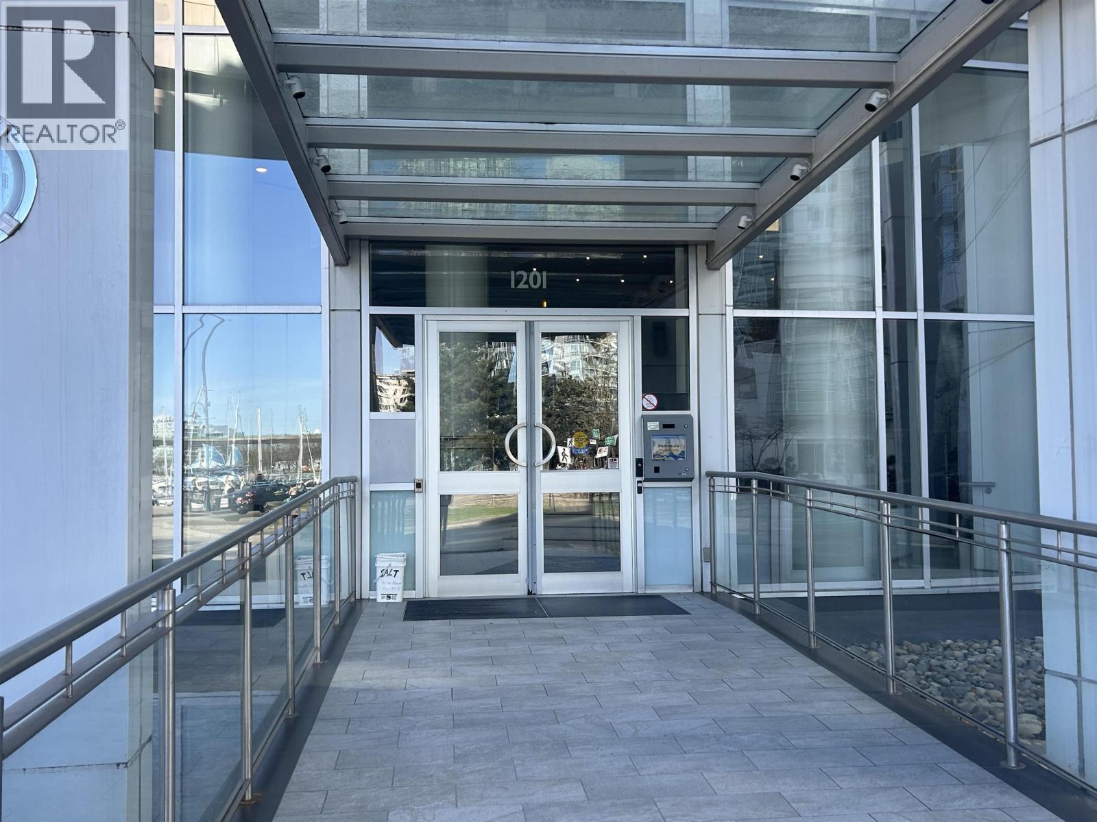 1901 1201 Marinaside Crescent, Vancouver, British Columbia  V6Z 2V2 - Photo 2 - R3109295