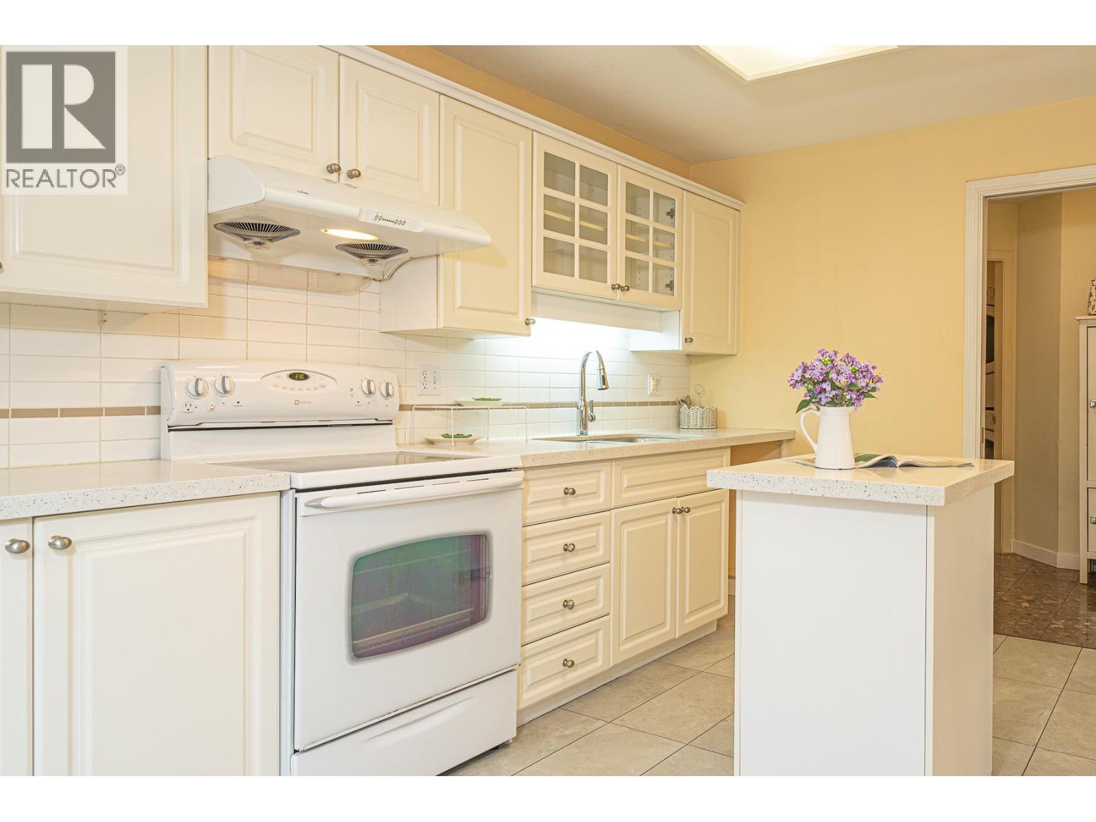 101 7231 Antrim Avenue, Burnaby, British Columbia  V5J 5H5 - Photo 9 - R3113280