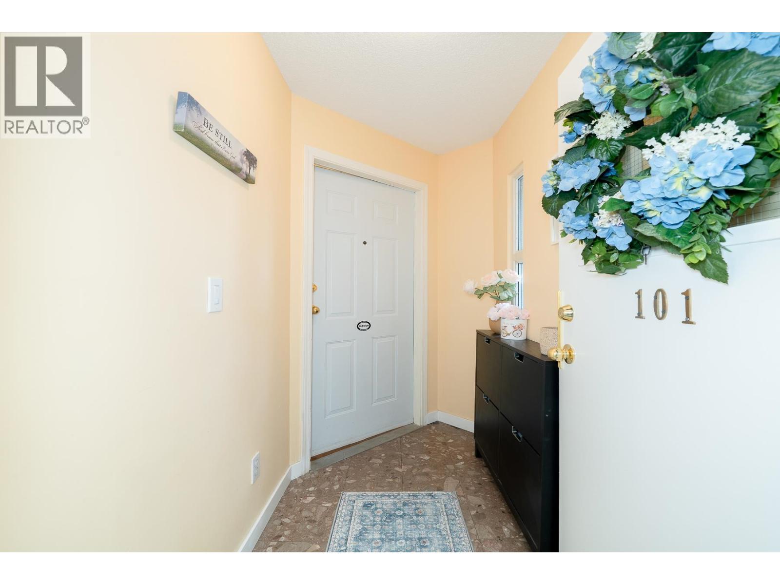 101 7231 Antrim Avenue, Burnaby, British Columbia  V5J 5H5 - Photo 4 - R3113280