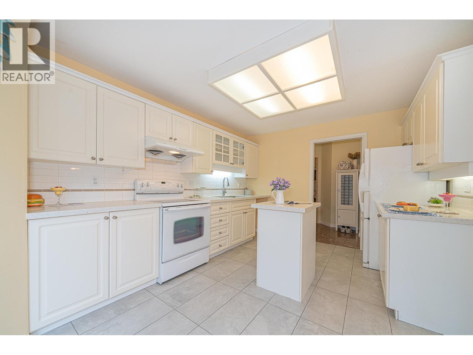 101 7231 Antrim Avenue, Burnaby, British Columbia  V5J 5H5 - Photo 8 - R3113280