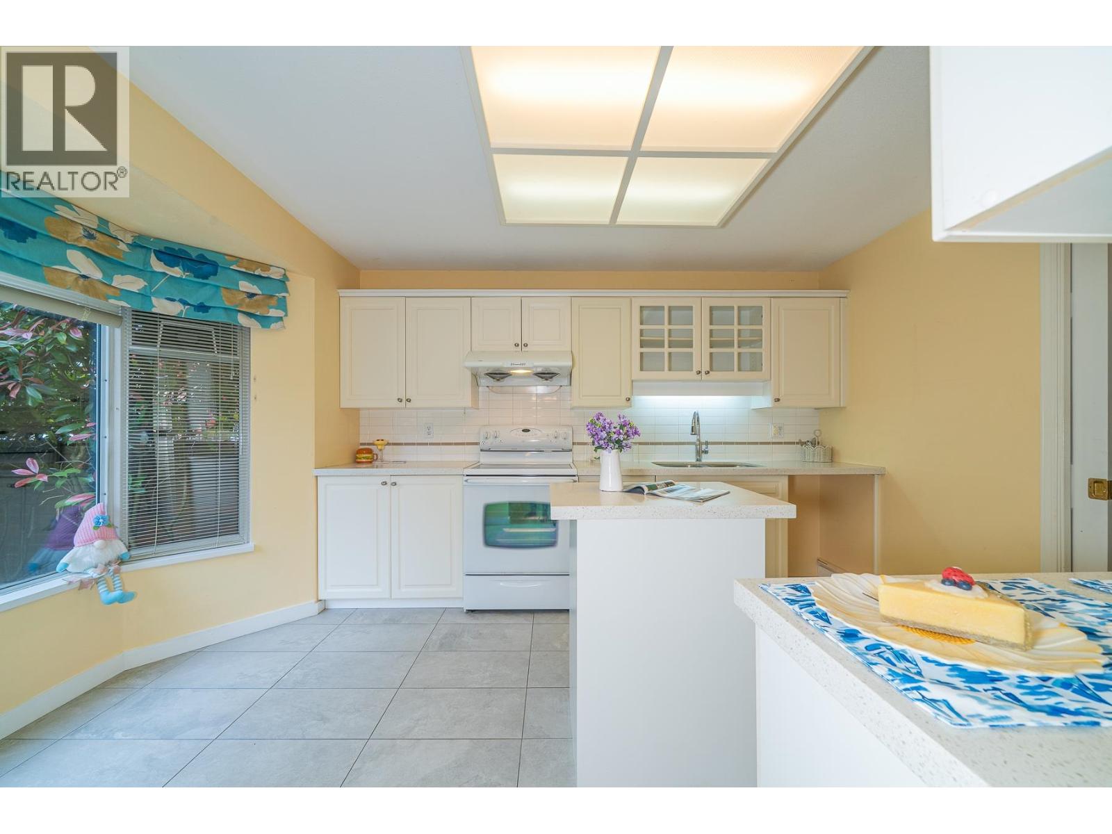 101 7231 Antrim Avenue, Burnaby, British Columbia  V5J 5H5 - Photo 7 - R3113280