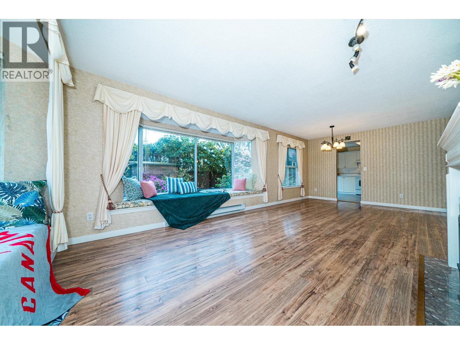 101 7231 Antrim Avenue, Burnaby, British Columbia  V5J 5H5 - Photo 11 - R3113280