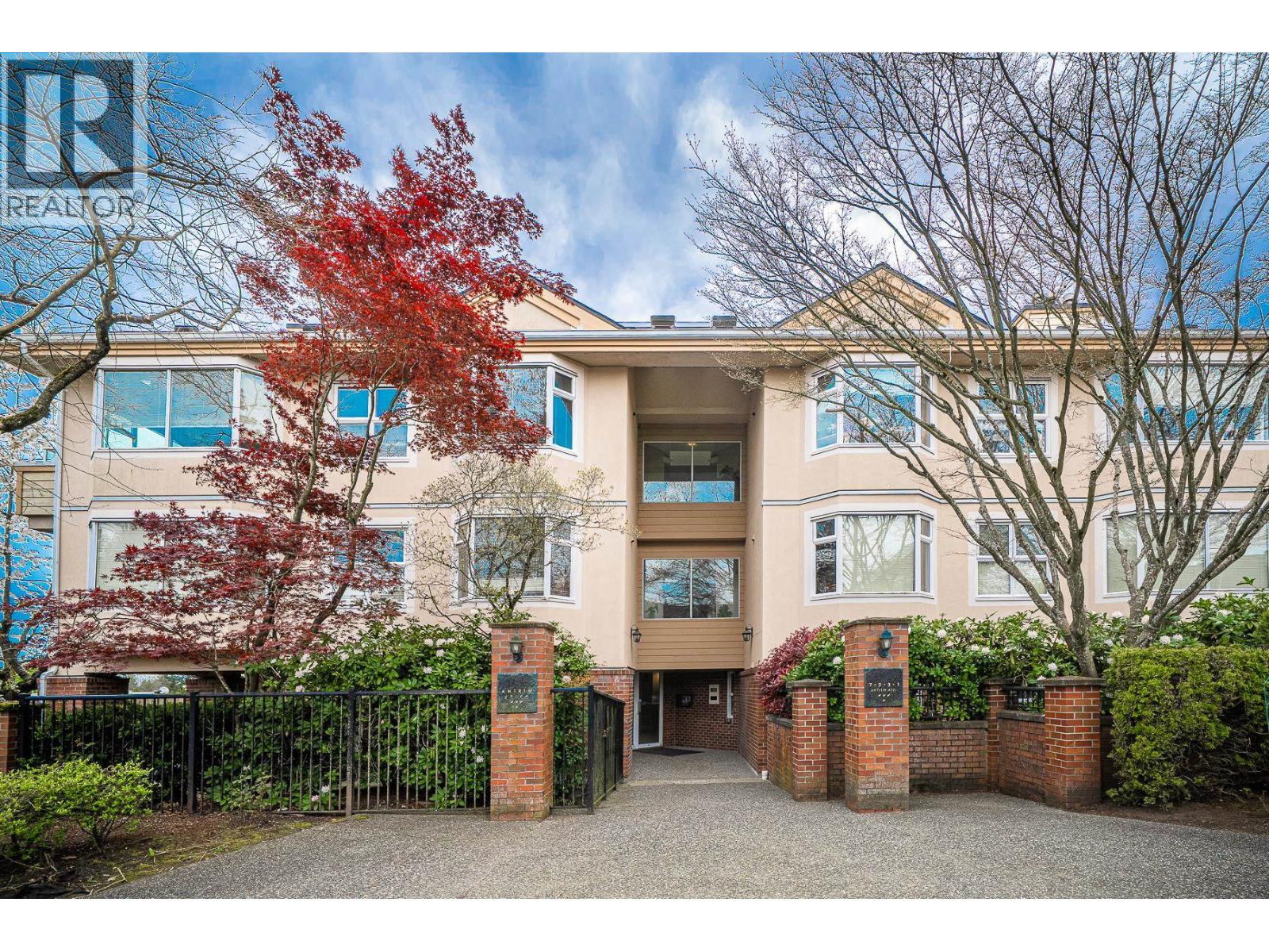 101 7231 ANTRIM AVENUE, Burnaby, British Columbia