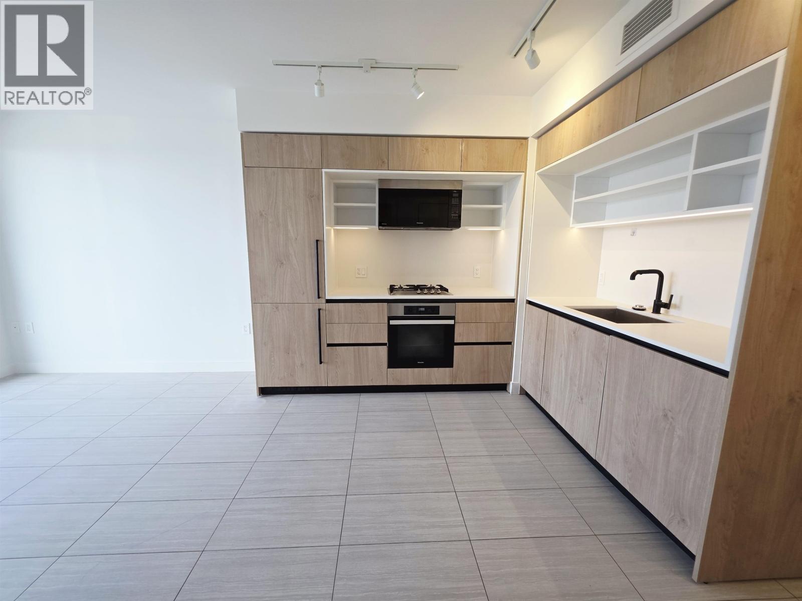 2405 5058 Joyce Street, Vancouver, British Columbia  V5R 0J9 - Photo 4 - R3114661