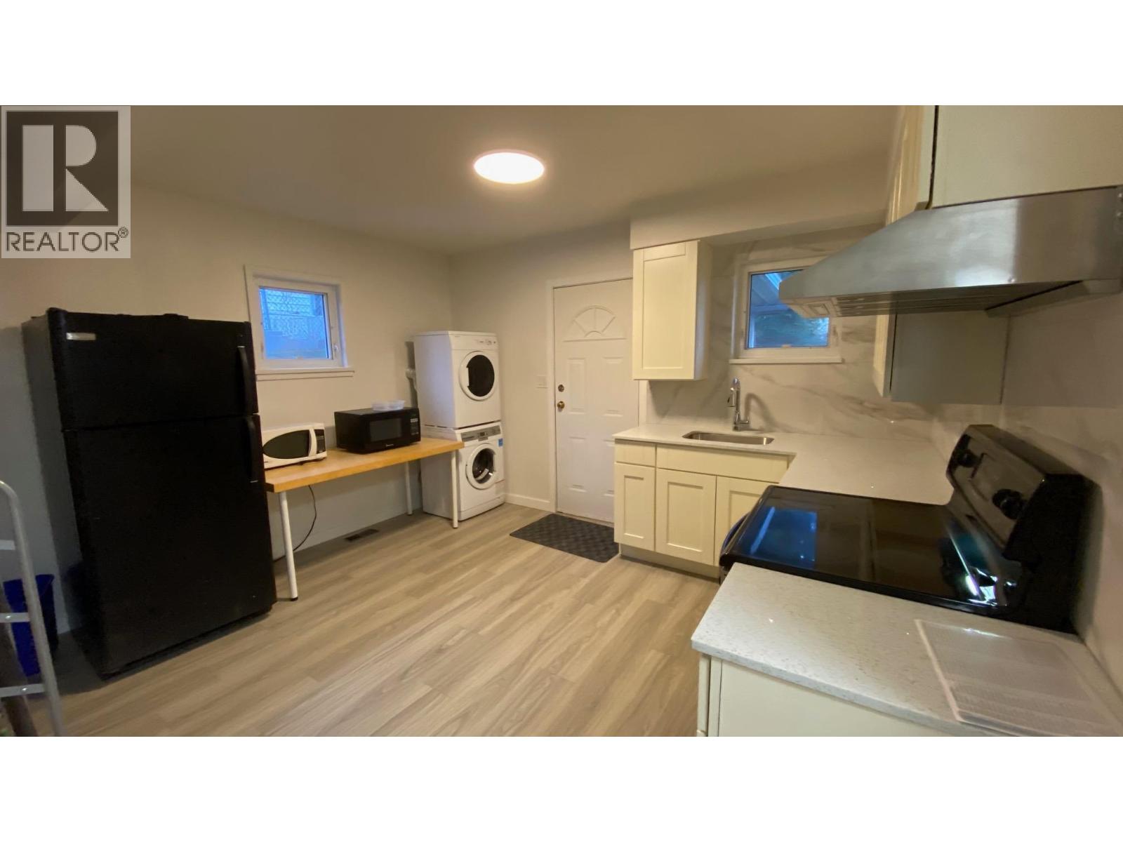 525 Sixteenth Street, New Westminster, British Columbia  V3M 4R4 - Photo 3 - R3089856