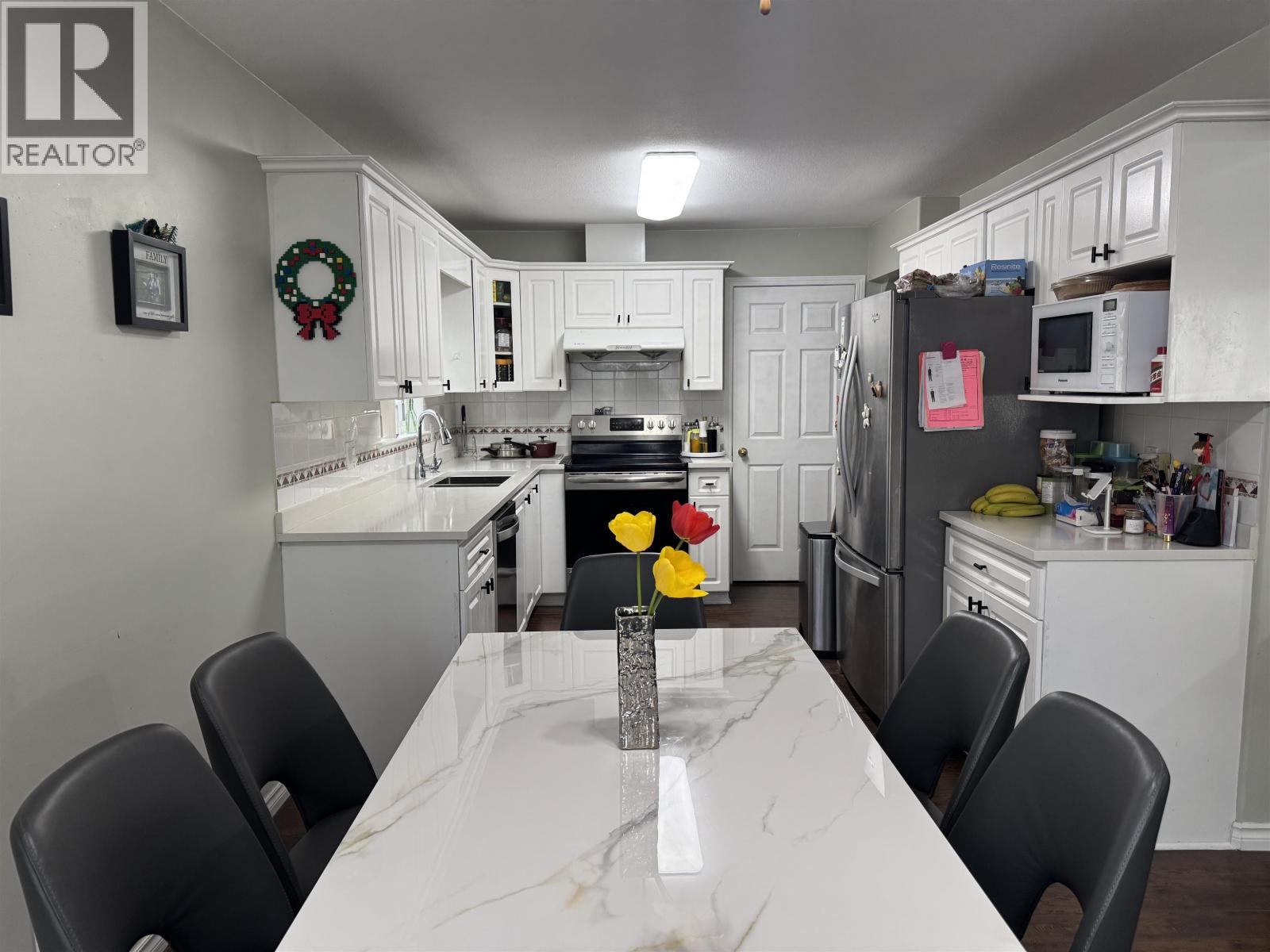 5142 Manor Street, Burnaby, British Columbia  V5G 1B5 - Photo 3 - R3114778