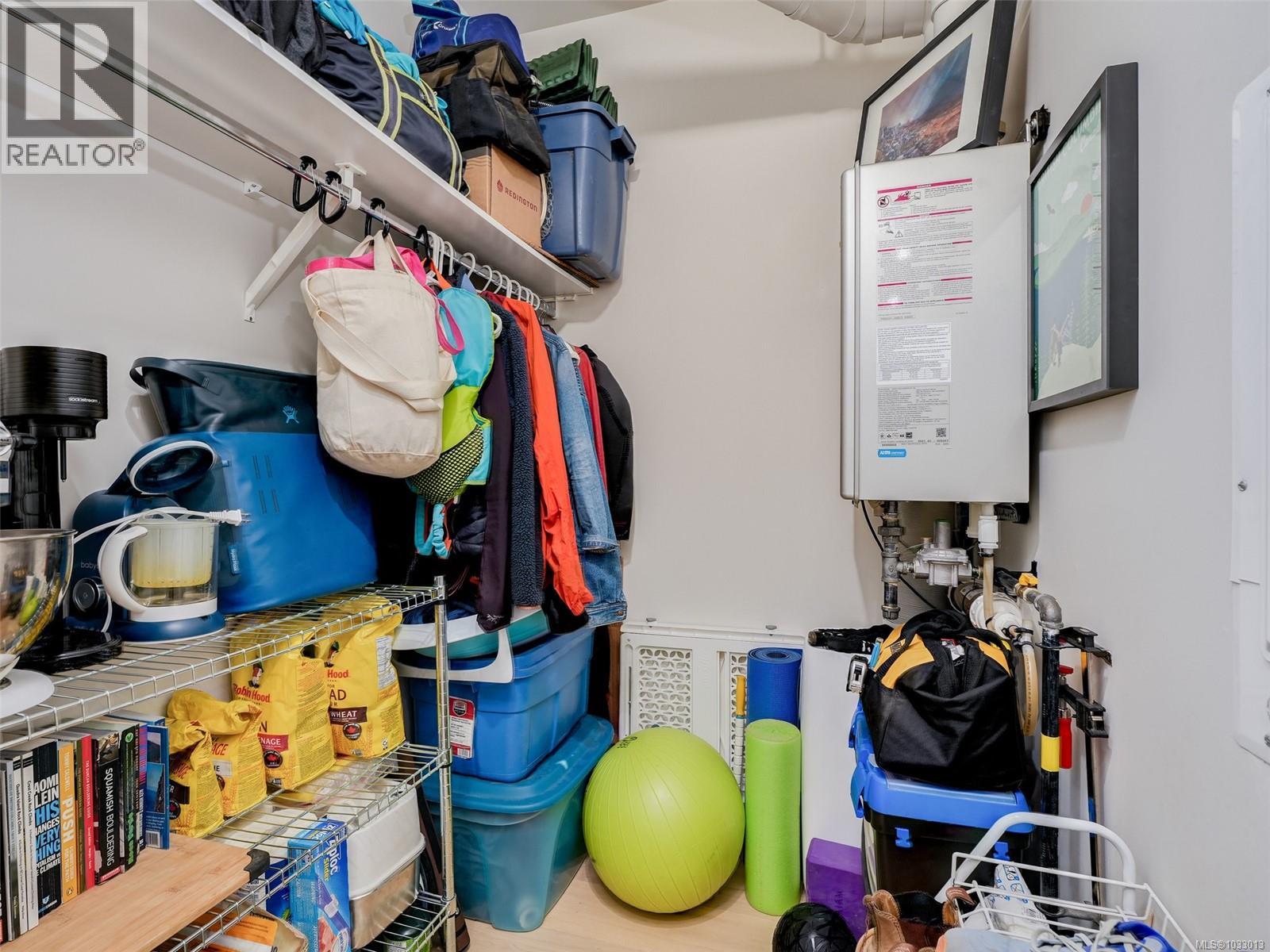 206 9861 Third St, Sidney, British Columbia  V8L 3A8 - Photo 17 - 1033013