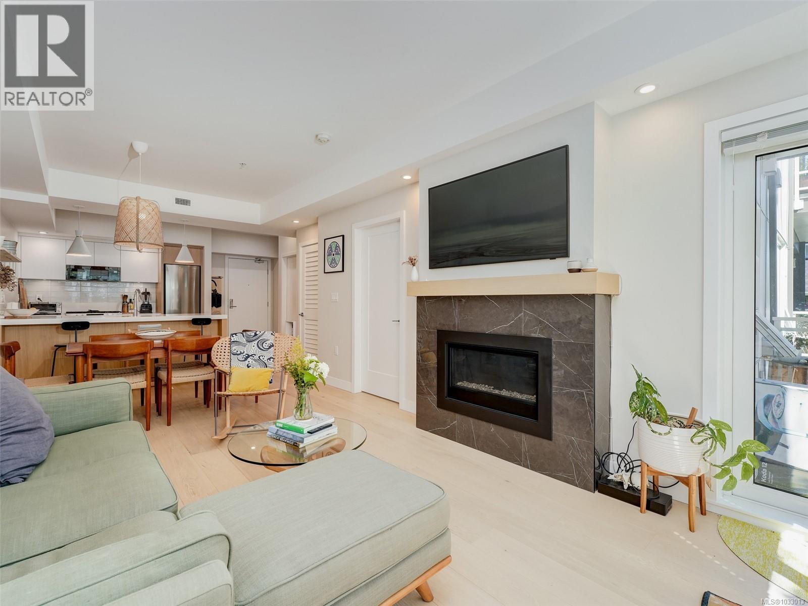 206 9861 Third St, Sidney, British Columbia  V8L 3A8 - Photo 4 - 1033013