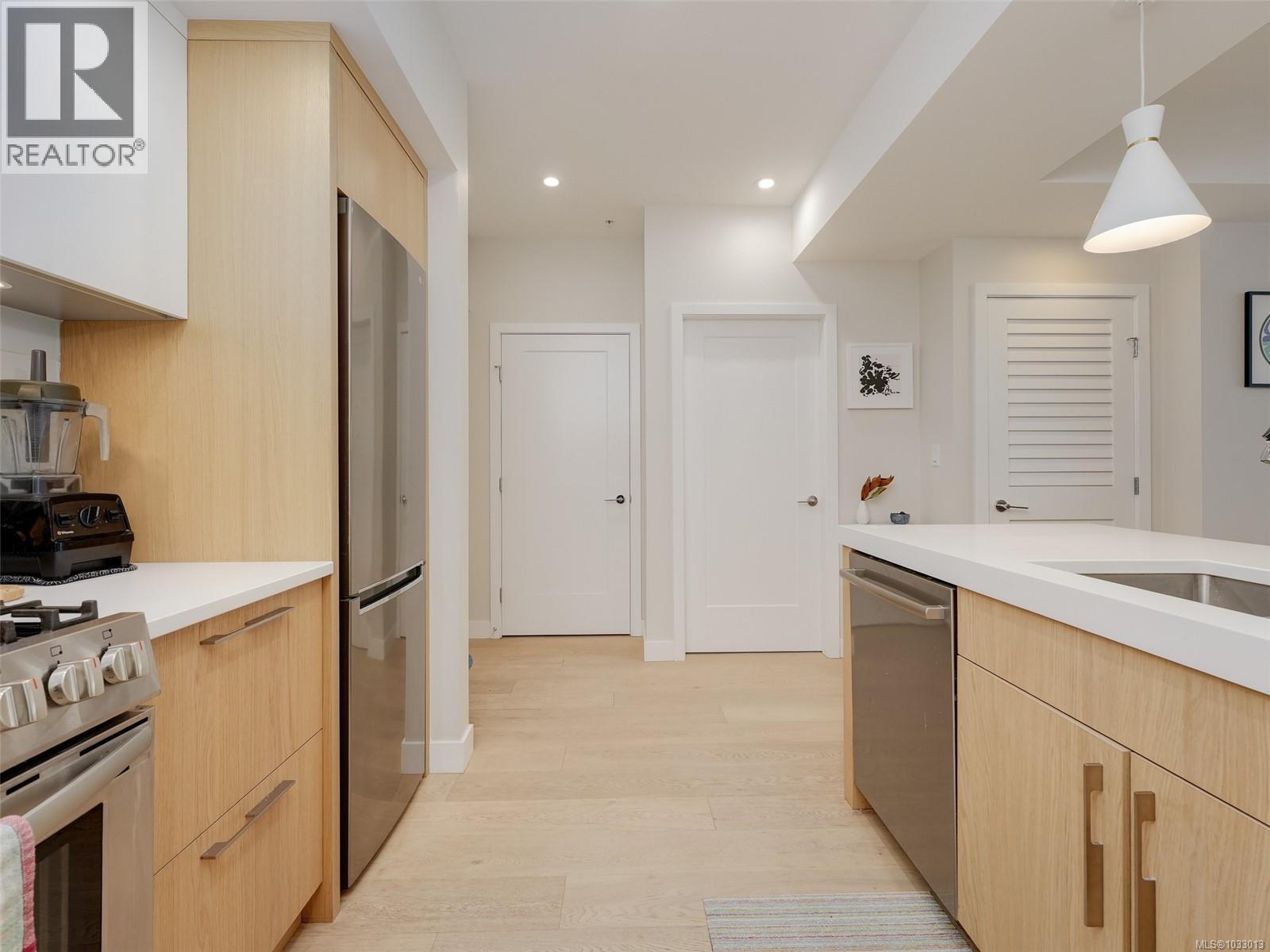 206 9861 Third St, Sidney, British Columbia  V8L 3A8 - Photo 8 - 1033013