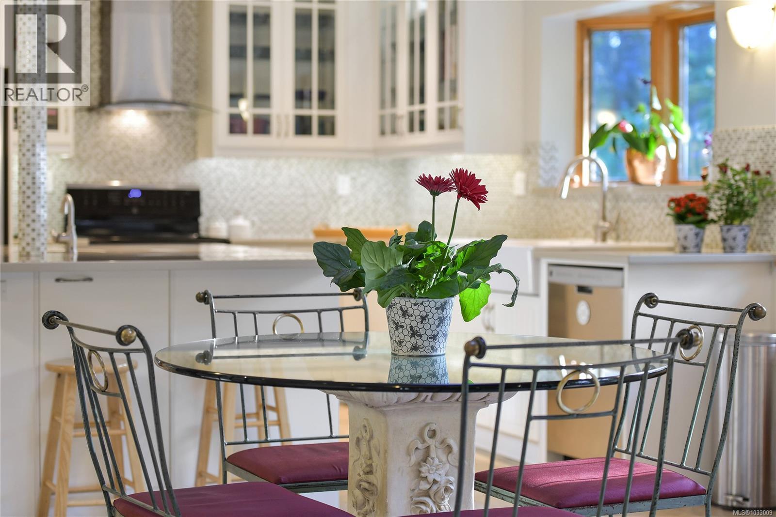 4836 Spring Rd, Saanich, British Columbia  V9E 2E4 - Photo 75 - 1033009