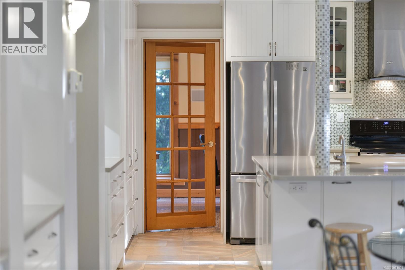 4836 Spring Rd, Saanich, British Columbia  V9E 2E4 - Photo 76 - 1033009