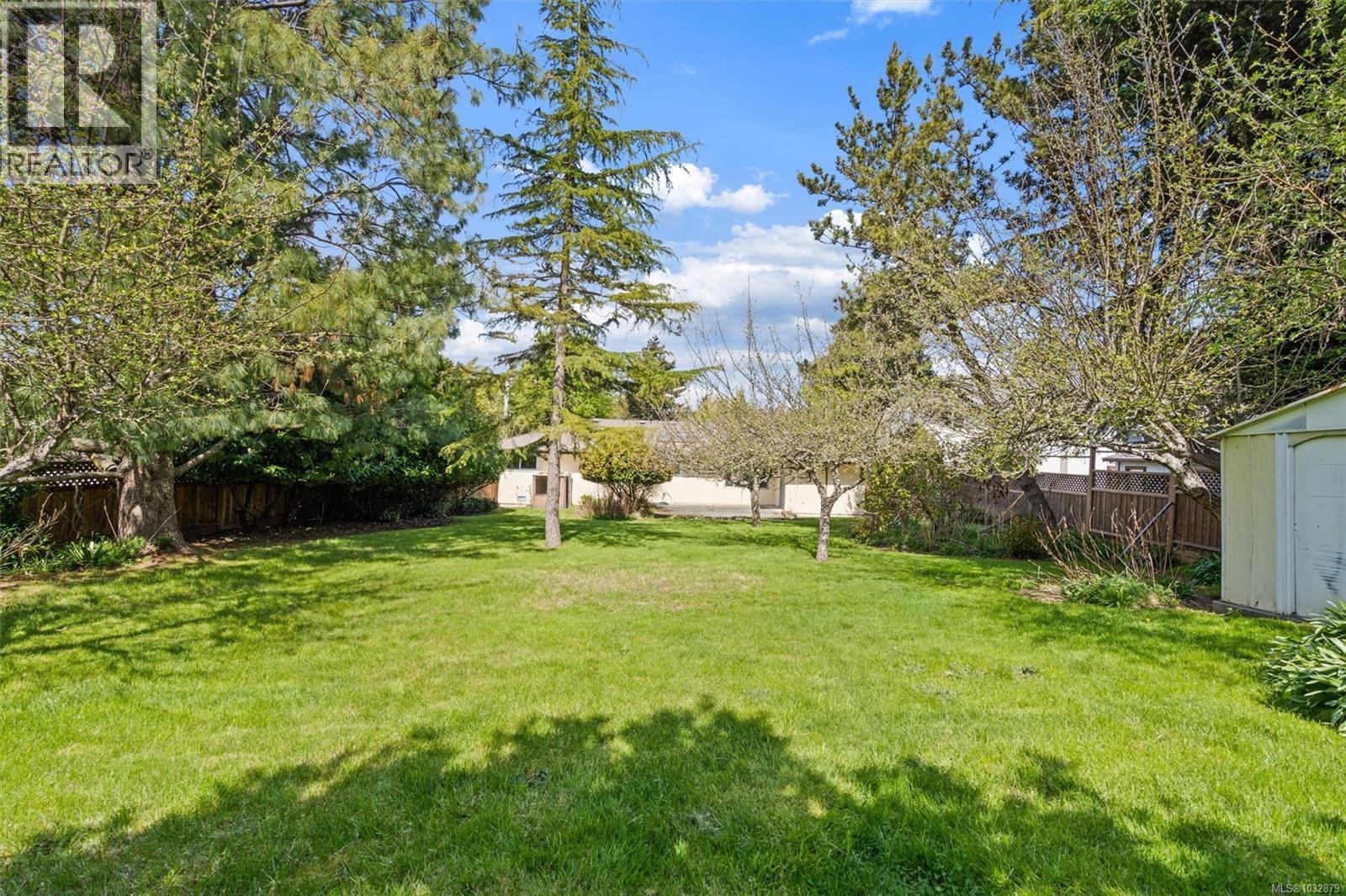 1675 Earle St, Victoria, British Columbia  V8S 1N4 - Photo 35 - 1032879