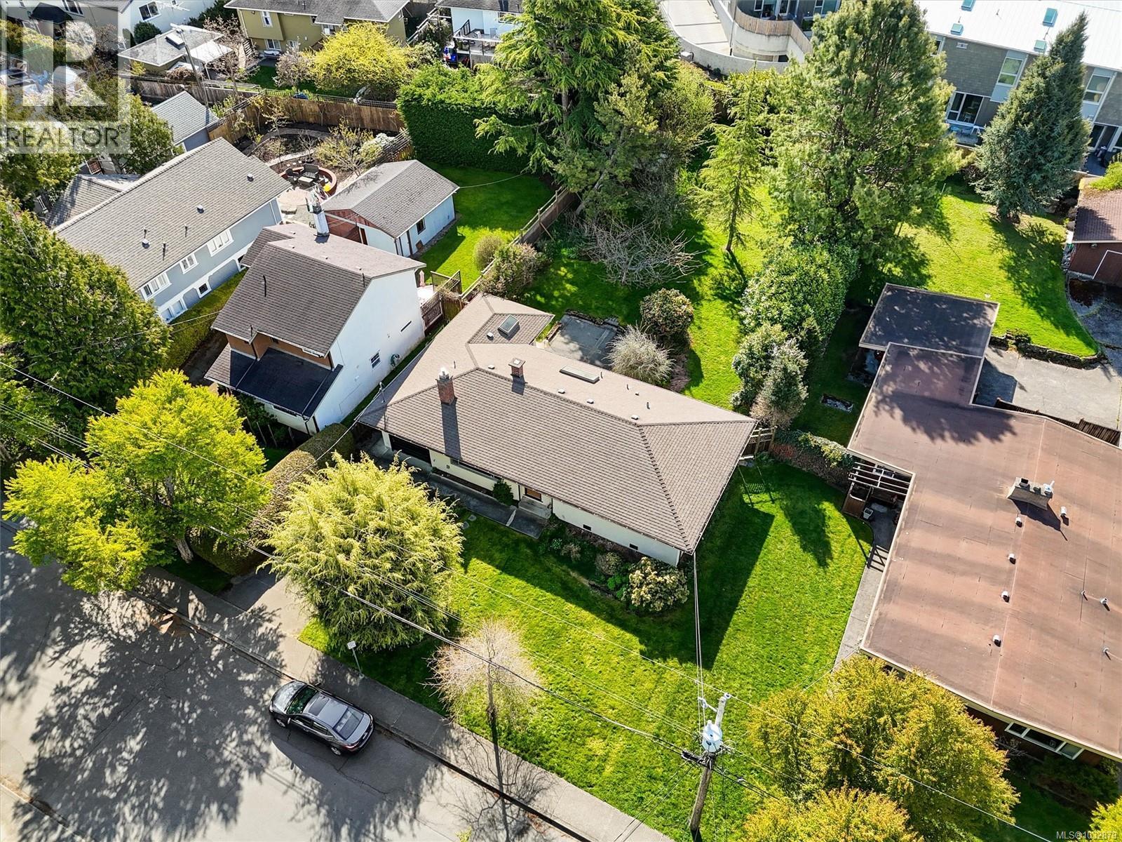 1675 Earle St, Victoria, British Columbia  V8S 1N4 - Photo 5 - 1032879