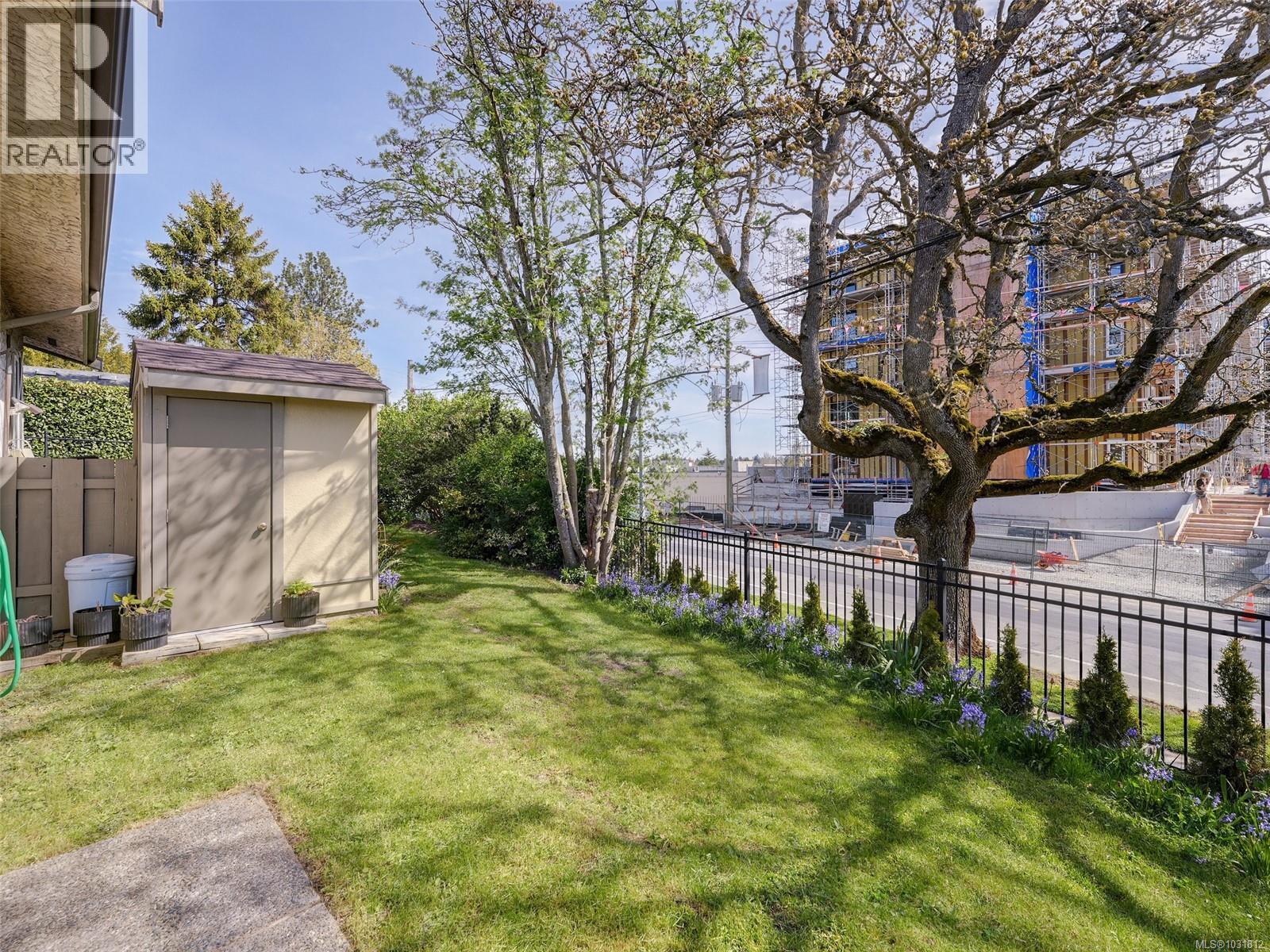 5 3968 Cedar Hill Rd, Saanich, British Columbia  V8N 3B8 - Photo 16 - 1031812