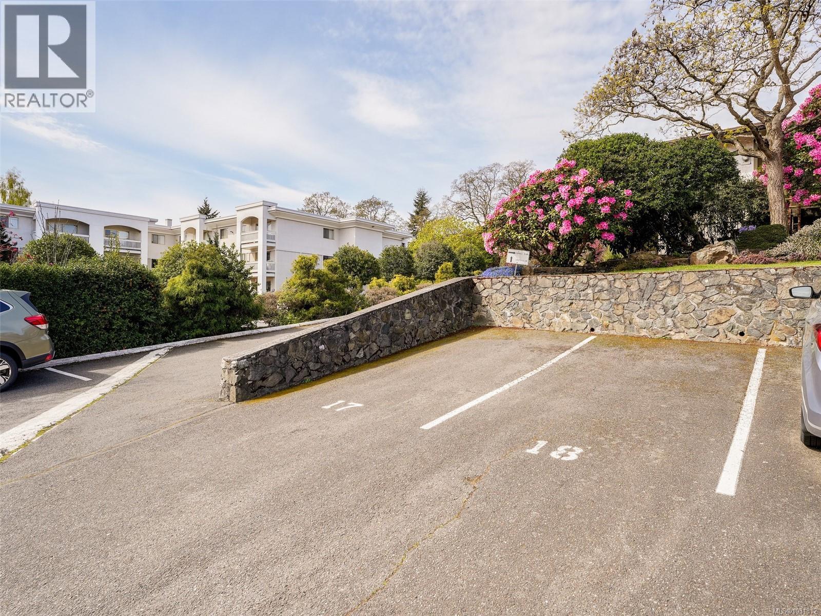 5 3968 Cedar Hill Rd, Saanich, British Columbia  V8N 3B8 - Photo 19 - 1031812