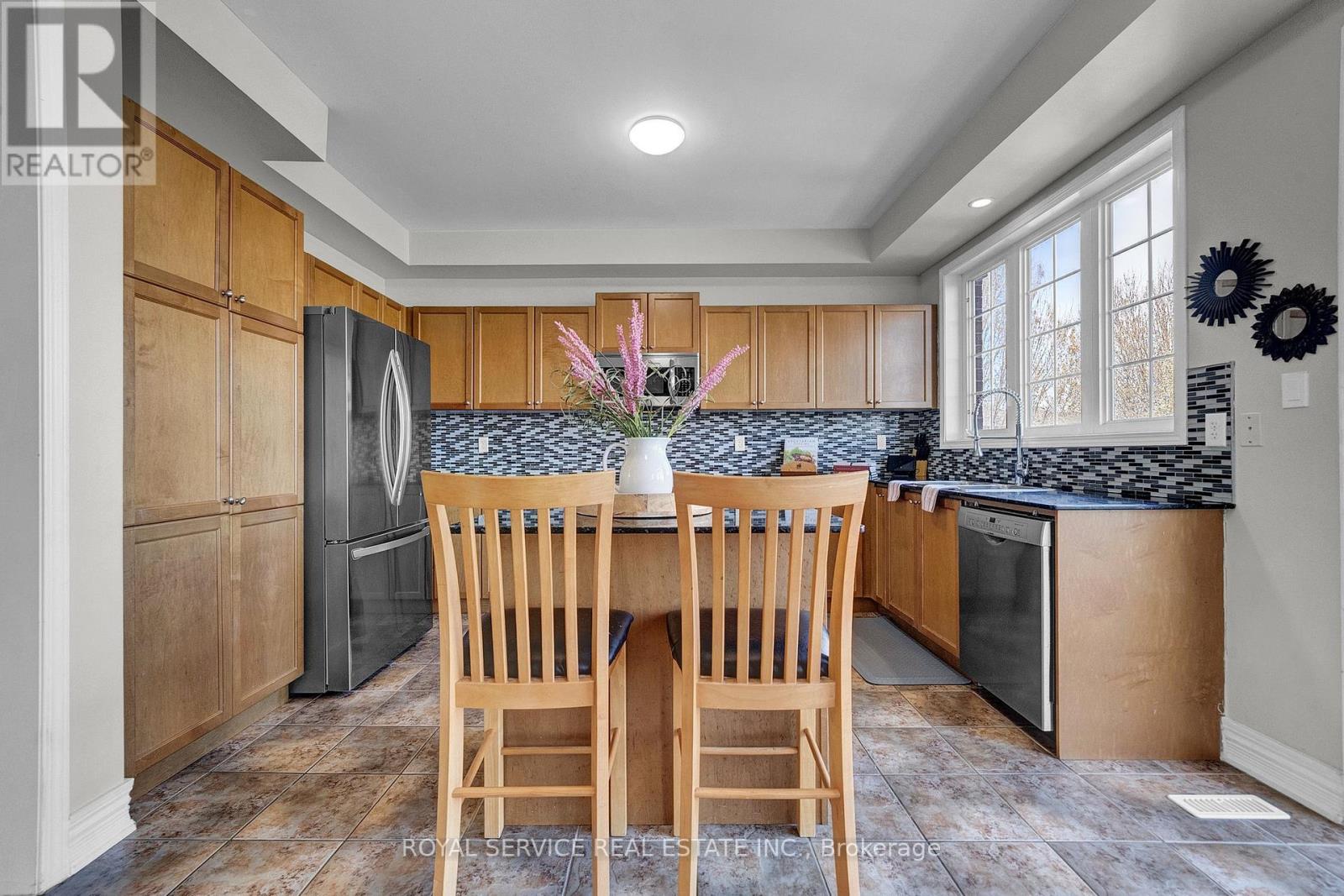 35 Alldread Crescent, Clarington, Ontario  L1B 0C2 - Photo 12 - E13033656