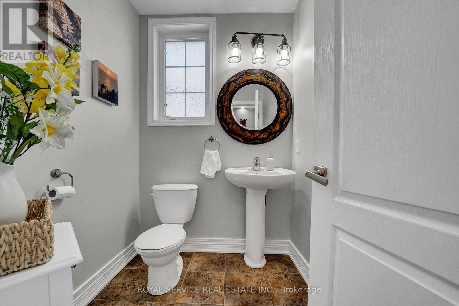 35 Alldread Crescent, Clarington, Ontario  L1B 0C2 - Photo 5 - E13033656