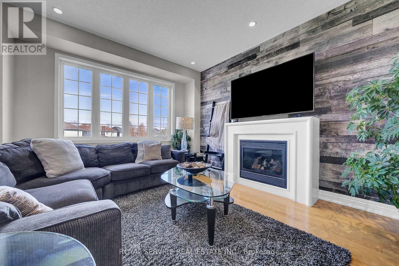 35 Alldread Crescent, Clarington, Ontario  L1B 0C2 - Photo 6 - E13033656