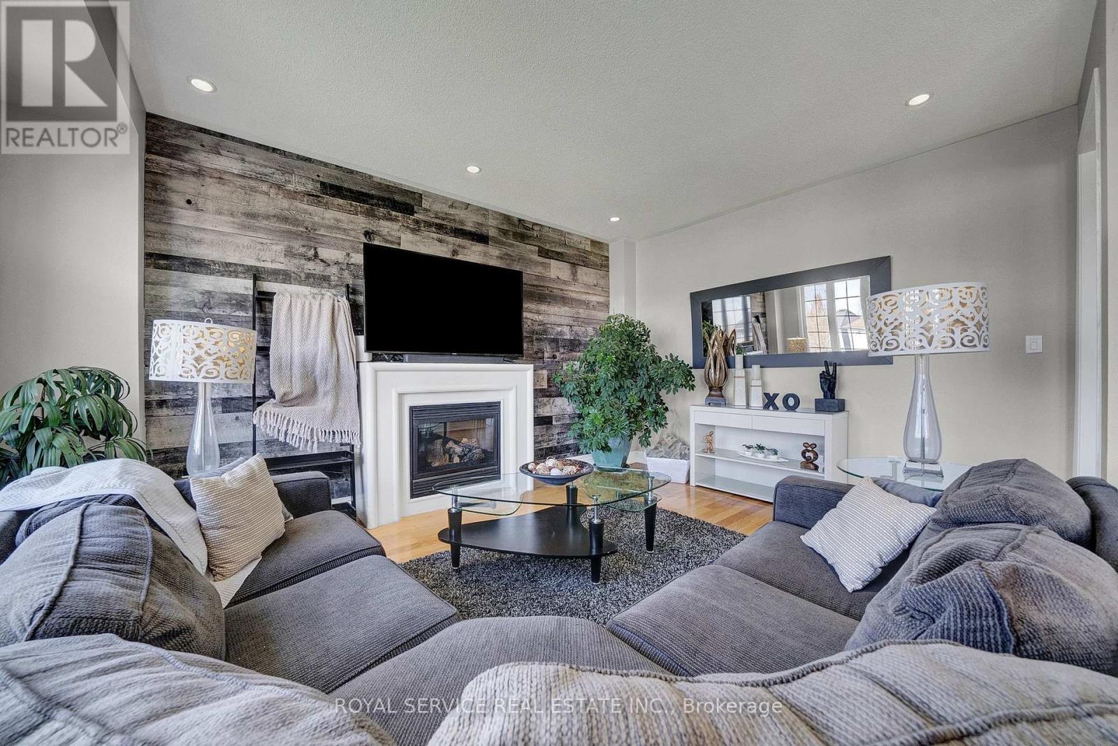 35 Alldread Crescent, Clarington, Ontario  L1B 0C2 - Photo 9 - E13033656