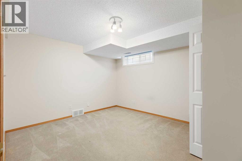 205 Scotia Point NW, Calgary, Alberta  T3L 2B1 - Photo 33 - A2301193