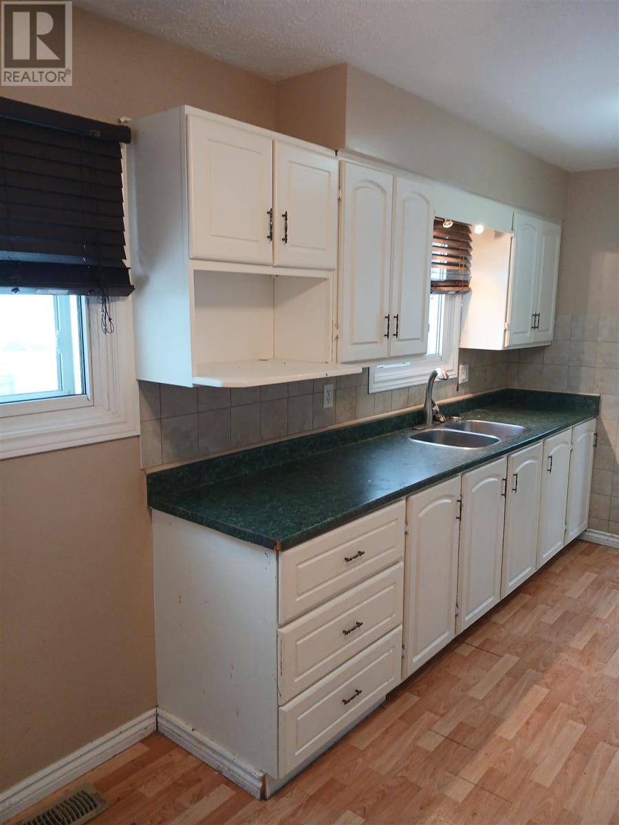 125 Laurier Rd, Elliot Lake, Ontario  P5A 2V1 - Photo 5 - SM260558