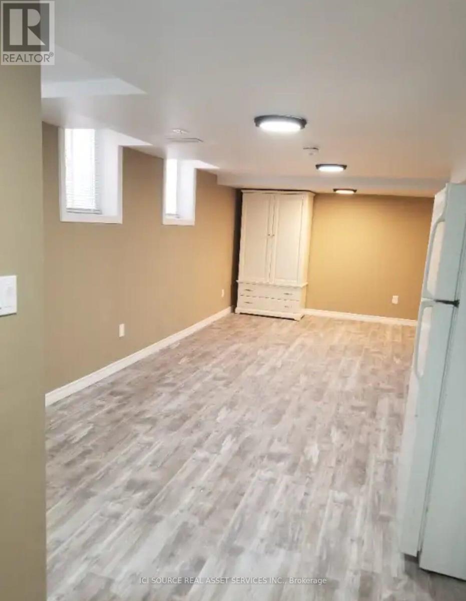 20 Plover Place, Brampton, Ontario  L6W 4C5 - Photo 3 - W12922424