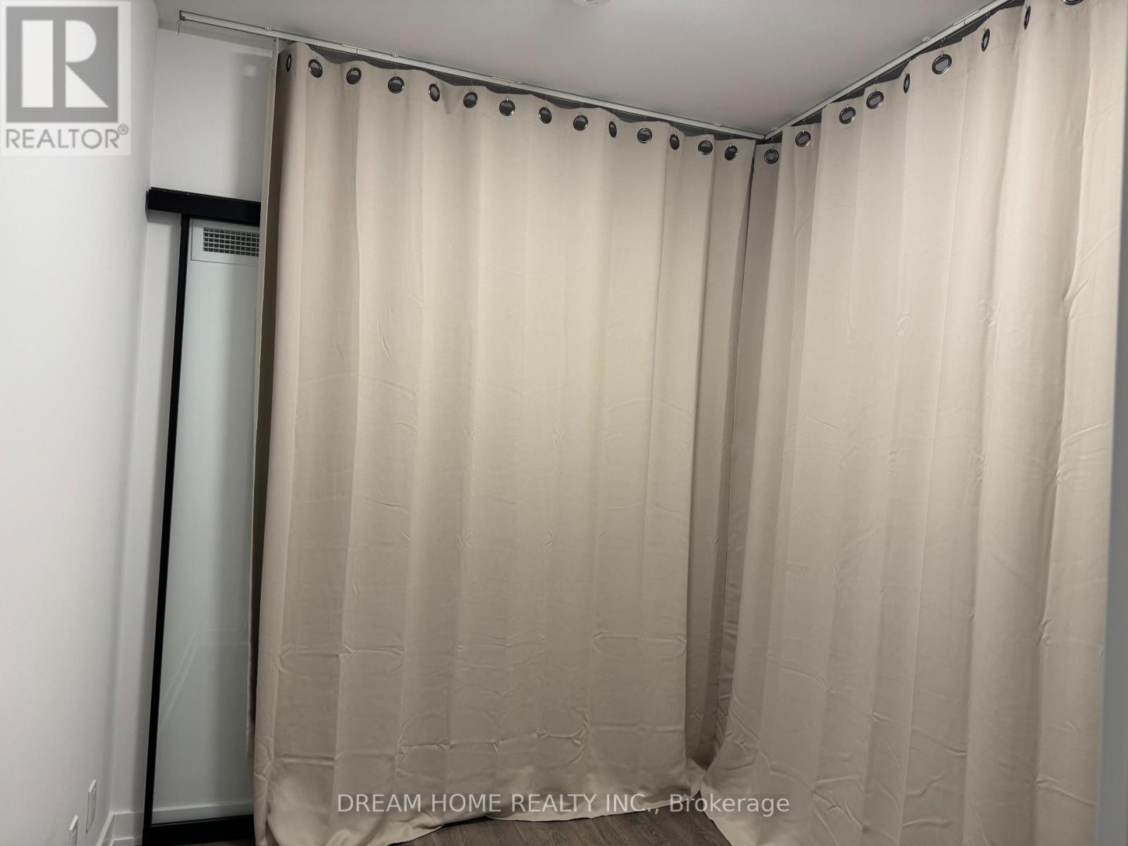 1205 - 108 Peter Street, Toronto, Ontario  M5V 0W2 - Photo 3 - C12766738