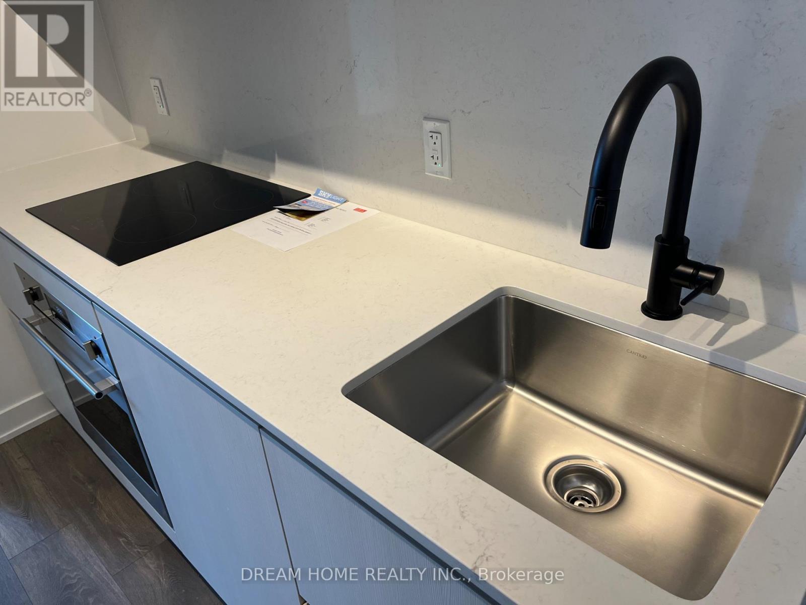 1205 - 108 Peter Street, Toronto, Ontario  M5V 0W2 - Photo 9 - C12766738