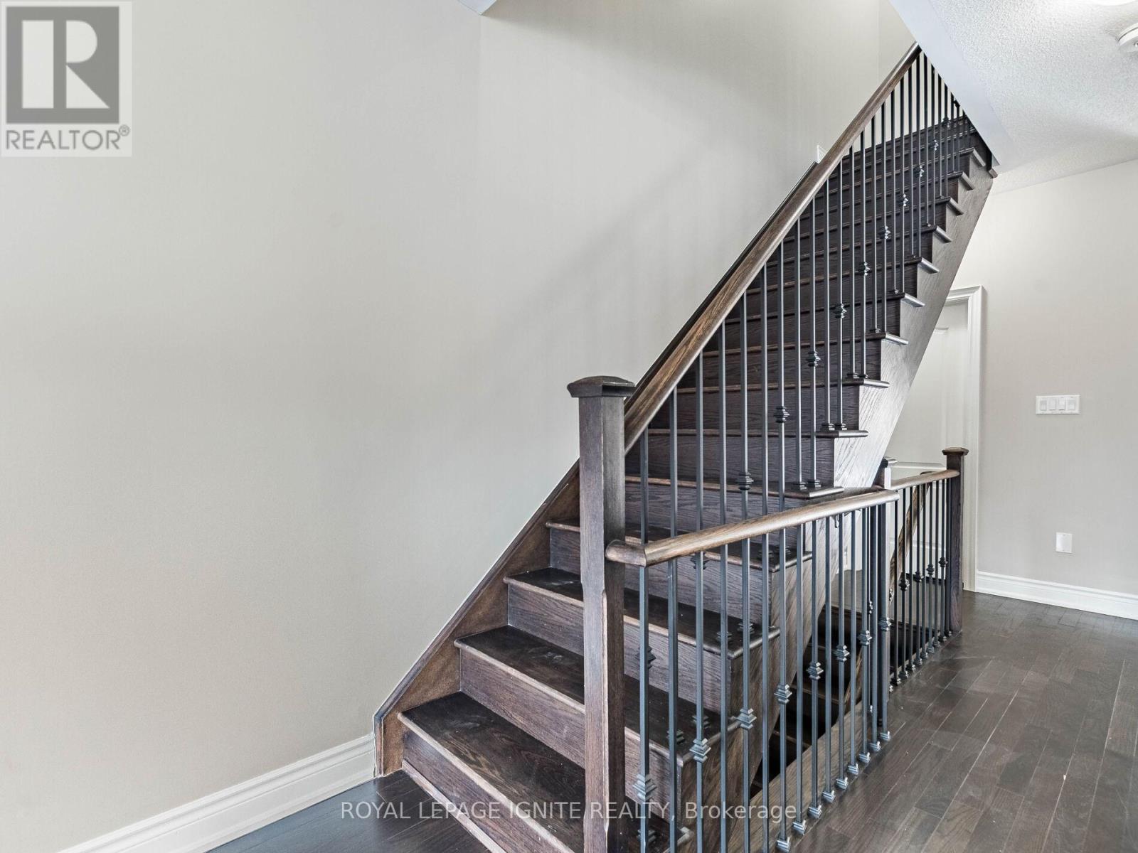 15 Temple Manor Road, Brampton, Ontario  L6Y 6C4 - Photo 18 - W12844112