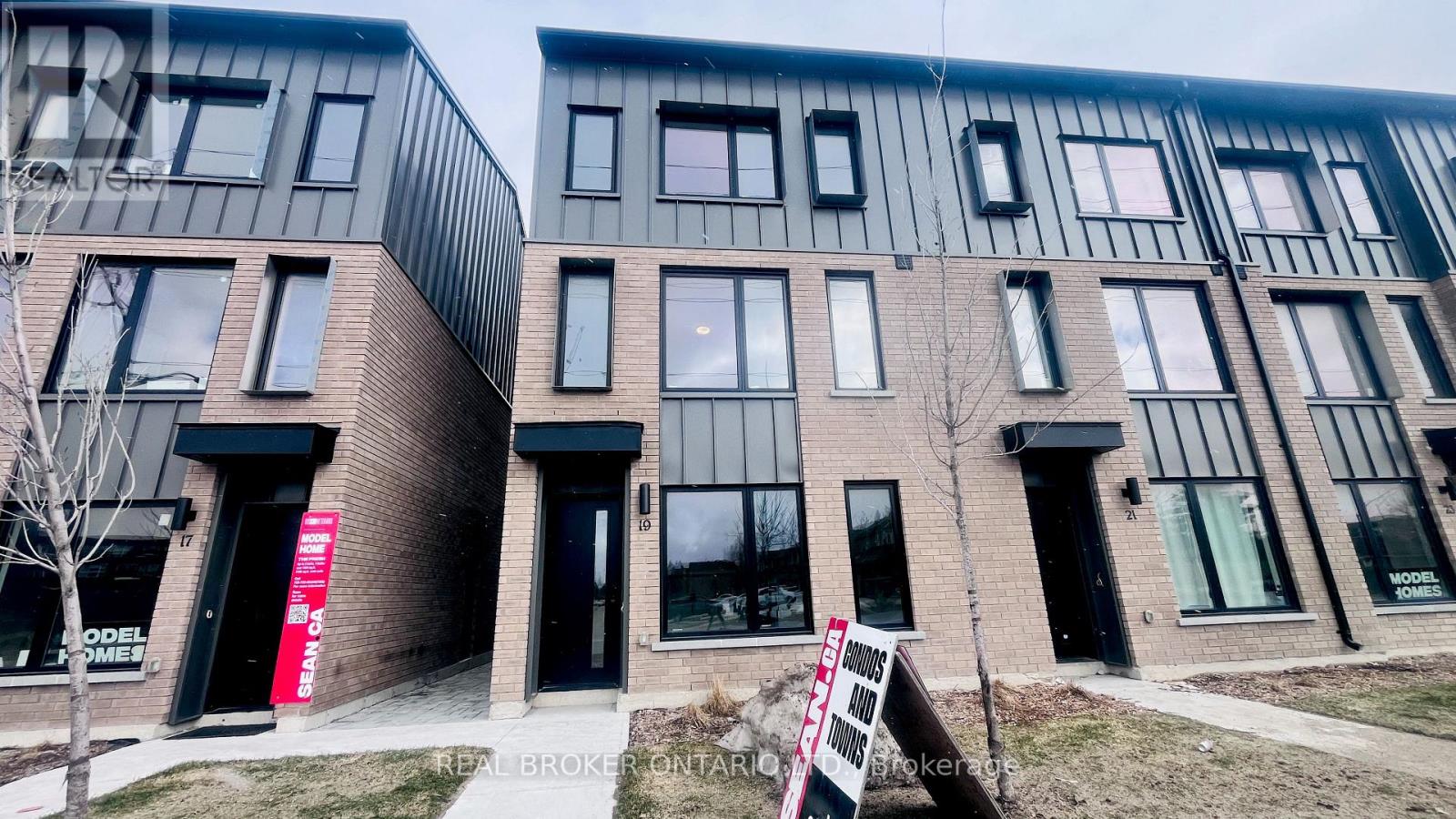 Main - 19 Rainwater Lane, Barrie, Ontario  L4N 9J6 - Photo 1 - S12901902