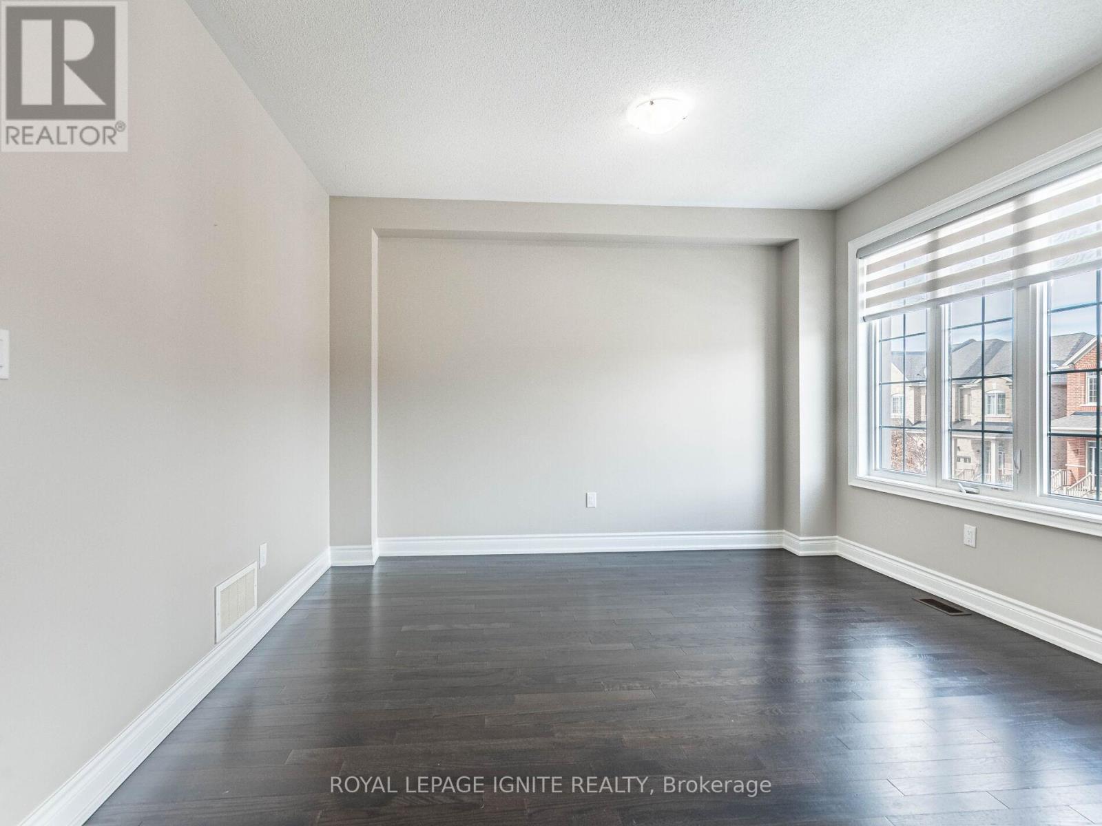 15 Temple Manor Road, Brampton, Ontario  L6Y 6C4 - Photo 16 - W12844112