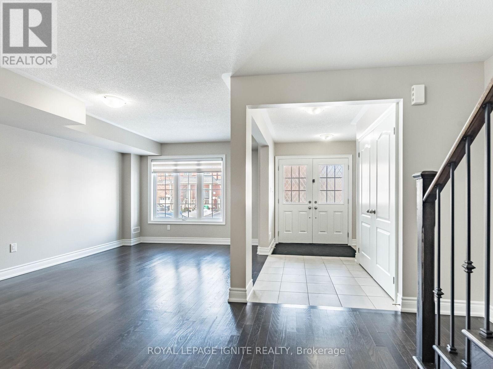 15 Temple Manor Road, Brampton, Ontario  L6Y 6C4 - Photo 6 - W12844112