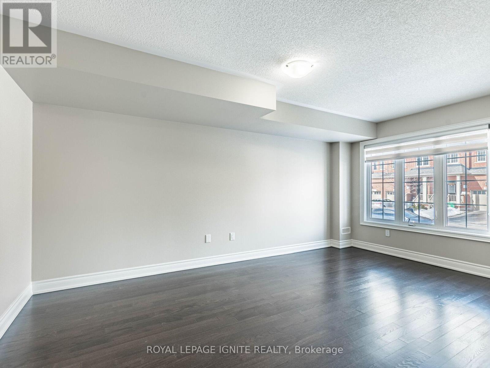 15 Temple Manor Road, Brampton, Ontario  L6Y 6C4 - Photo 7 - W12844112