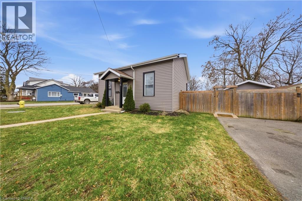 64 Richardson Street, Brantford, Ontario  N3T 1J1 - Photo 3 - 40814862