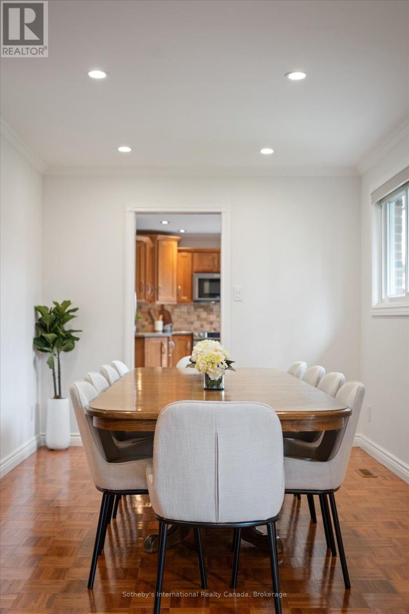 1248 Landfair Crescent, Oakville, Ontario  L6H 2N3 - Photo 15 - W13033728