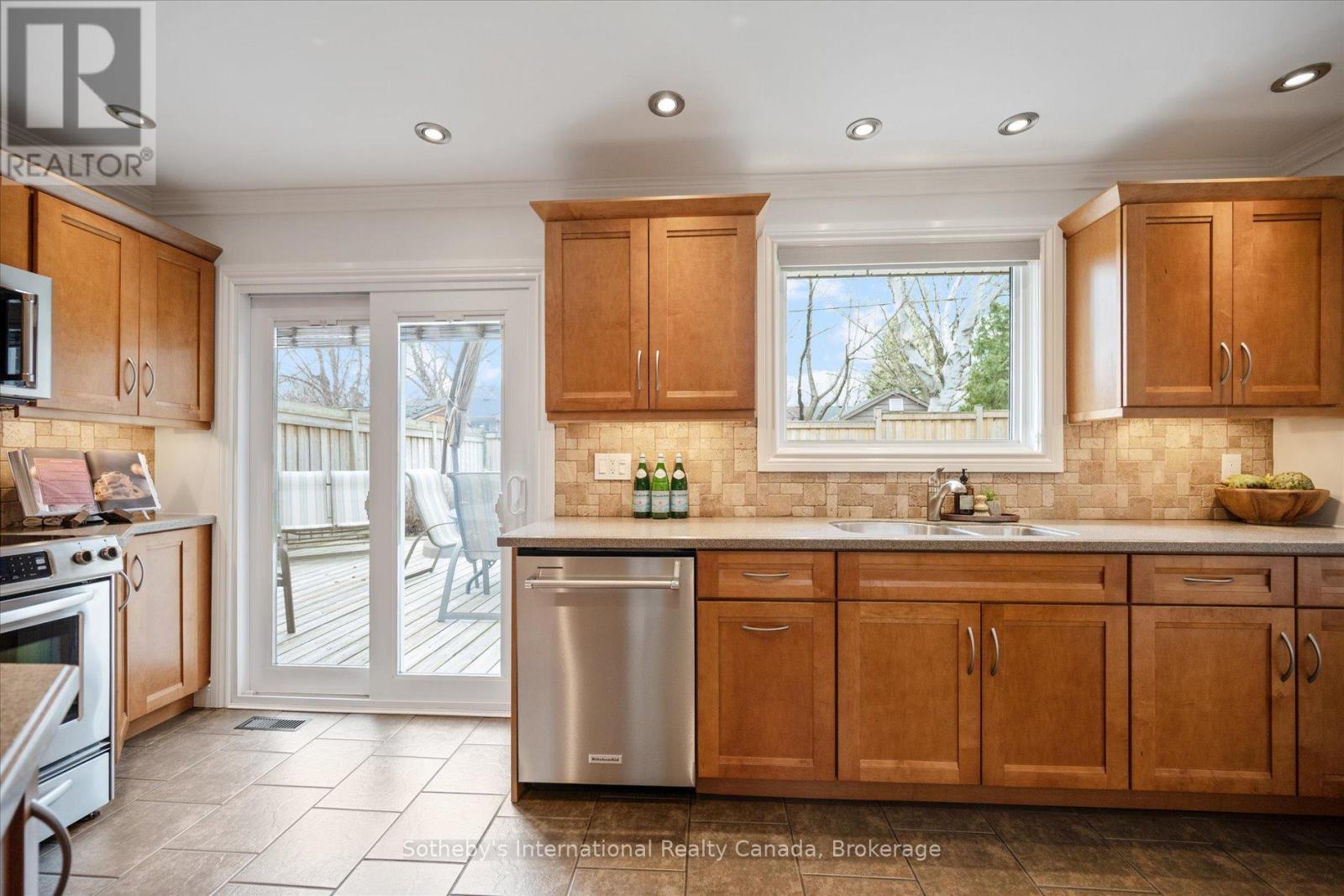 1248 Landfair Crescent, Oakville, Ontario  L6H 2N3 - Photo 21 - W13033728