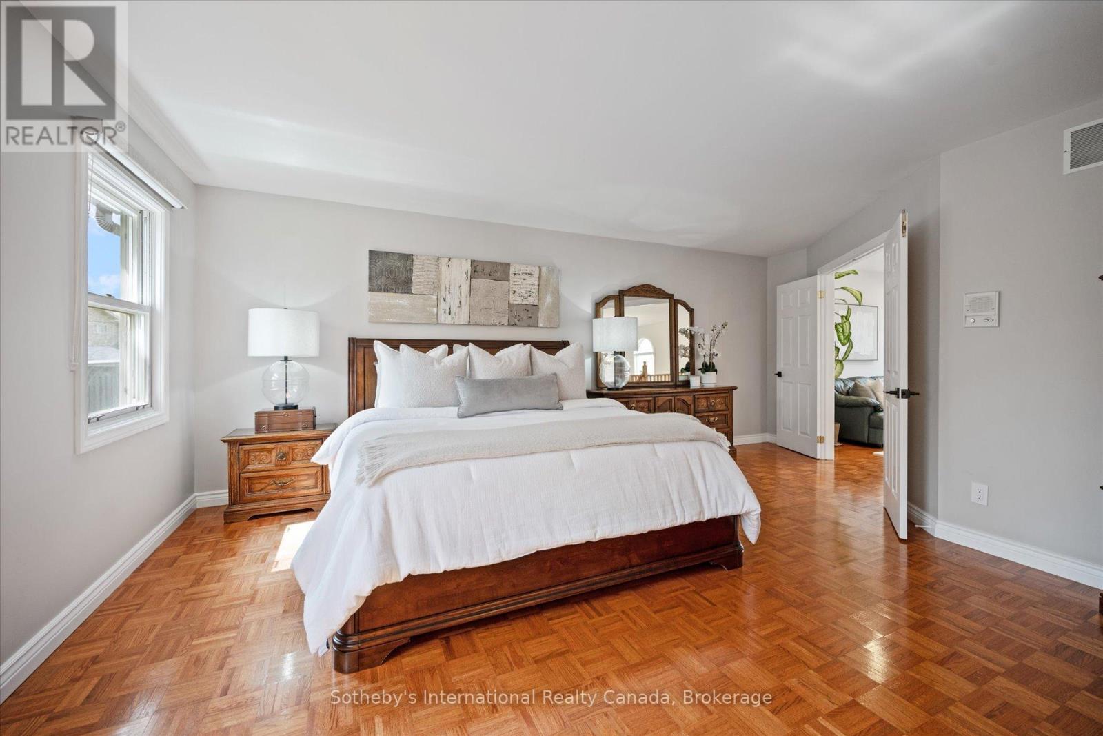 1248 Landfair Crescent, Oakville, Ontario  L6H 2N3 - Photo 28 - W13033728