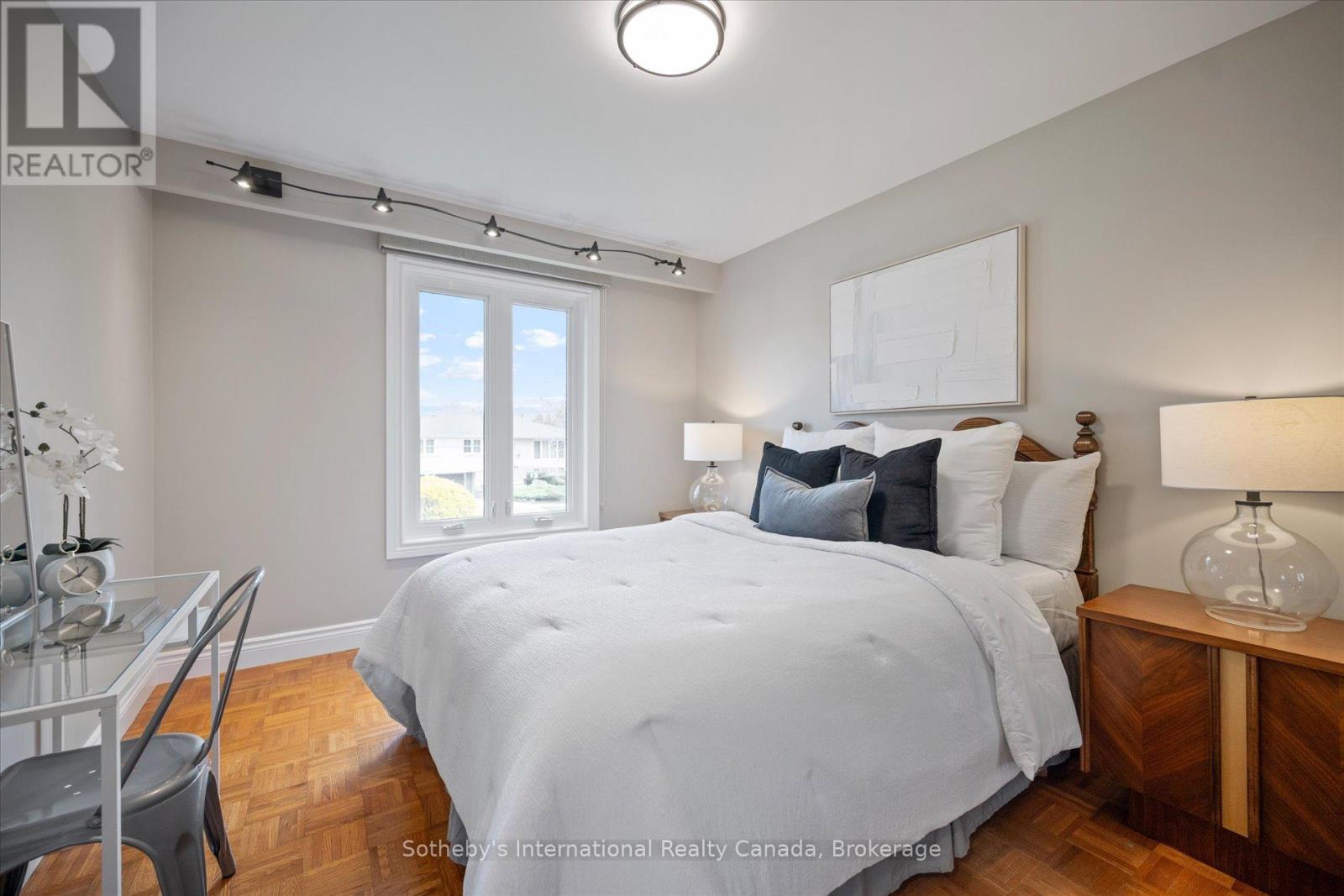 1248 Landfair Crescent, Oakville, Ontario  L6H 2N3 - Photo 37 - W13033728