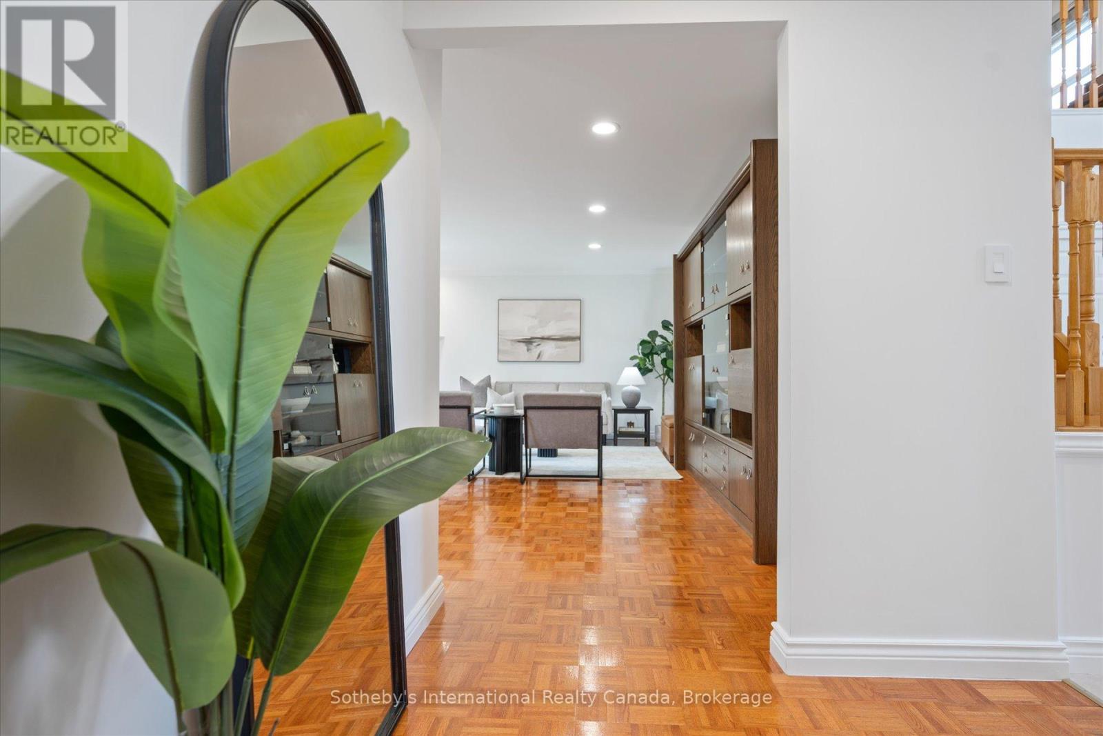 1248 Landfair Crescent, Oakville, Ontario  L6H 2N3 - Photo 5 - W13033728