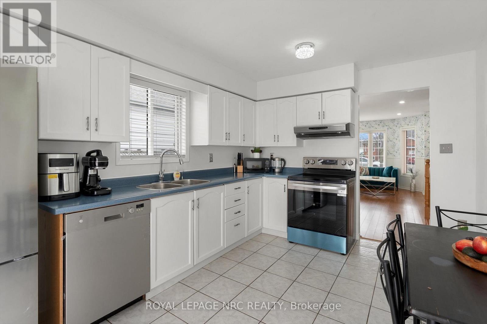 147 St. Lawrence Drive, Welland, Ontario  L3C 7H6 - Photo 12 - X13033704