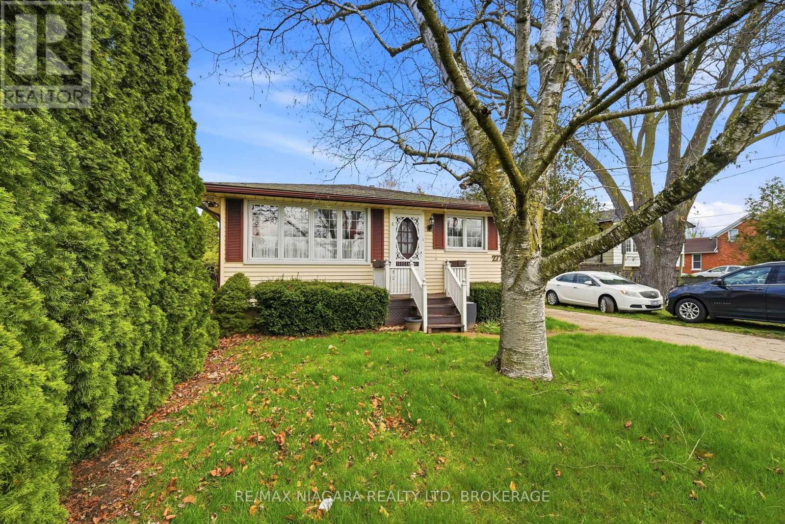 277 Lakeshore Road, St. Catharines, Ontario  L2M 1R9 - Photo 1 - X13033720
