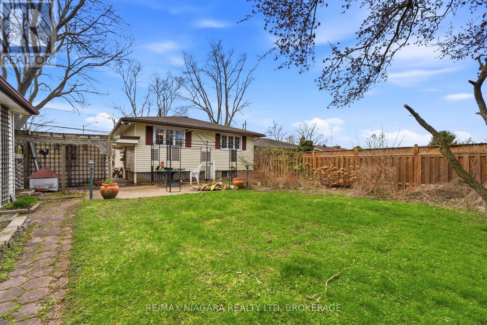 277 Lakeshore Road, St. Catharines, Ontario  L2M 1R9 - Photo 24 - X13033720