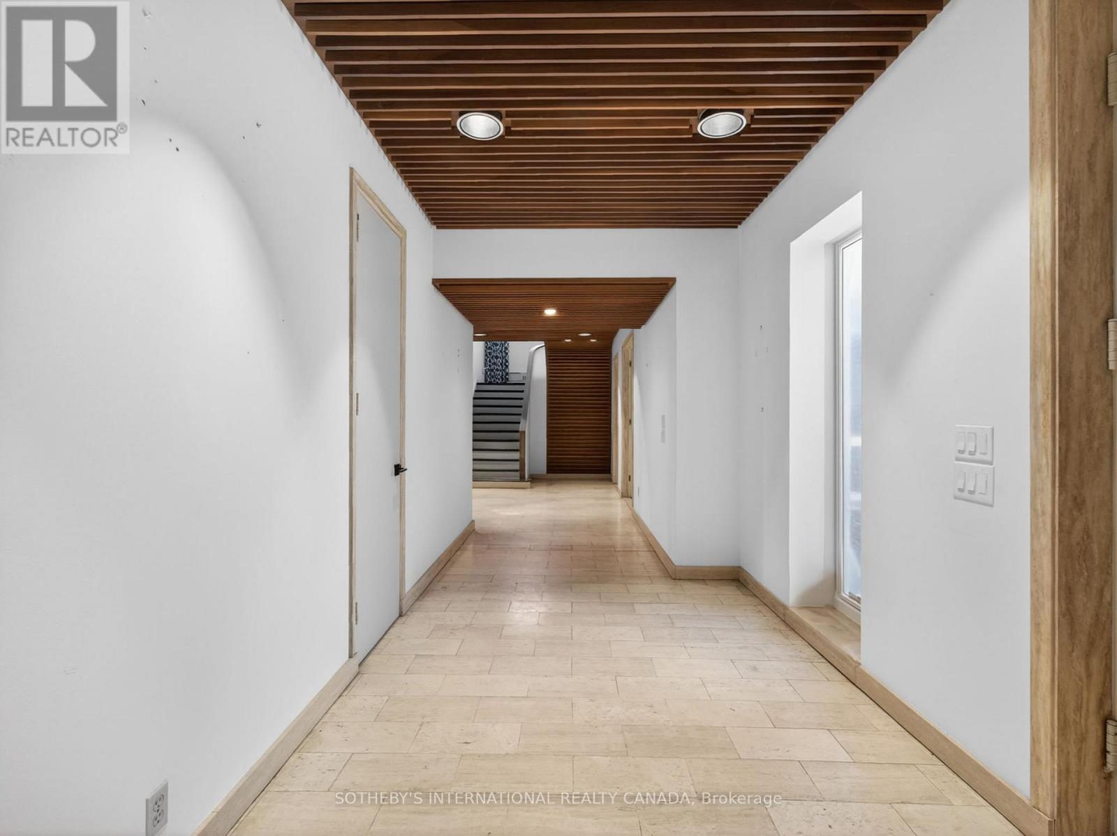 39 Burton Road, Toronto, Ontario  M5P 1V1 - Photo 13 - C13033644