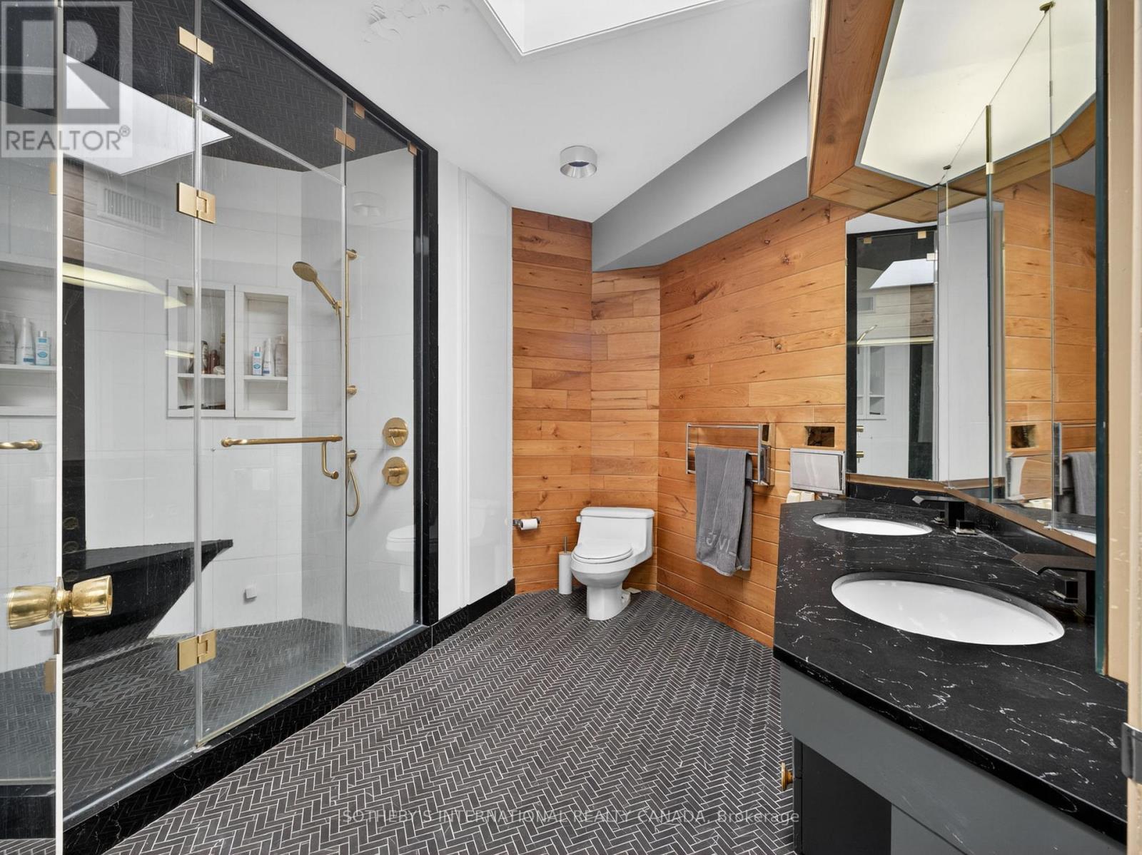 39 Burton Road, Toronto, Ontario  M5P 1V1 - Photo 17 - C13033644