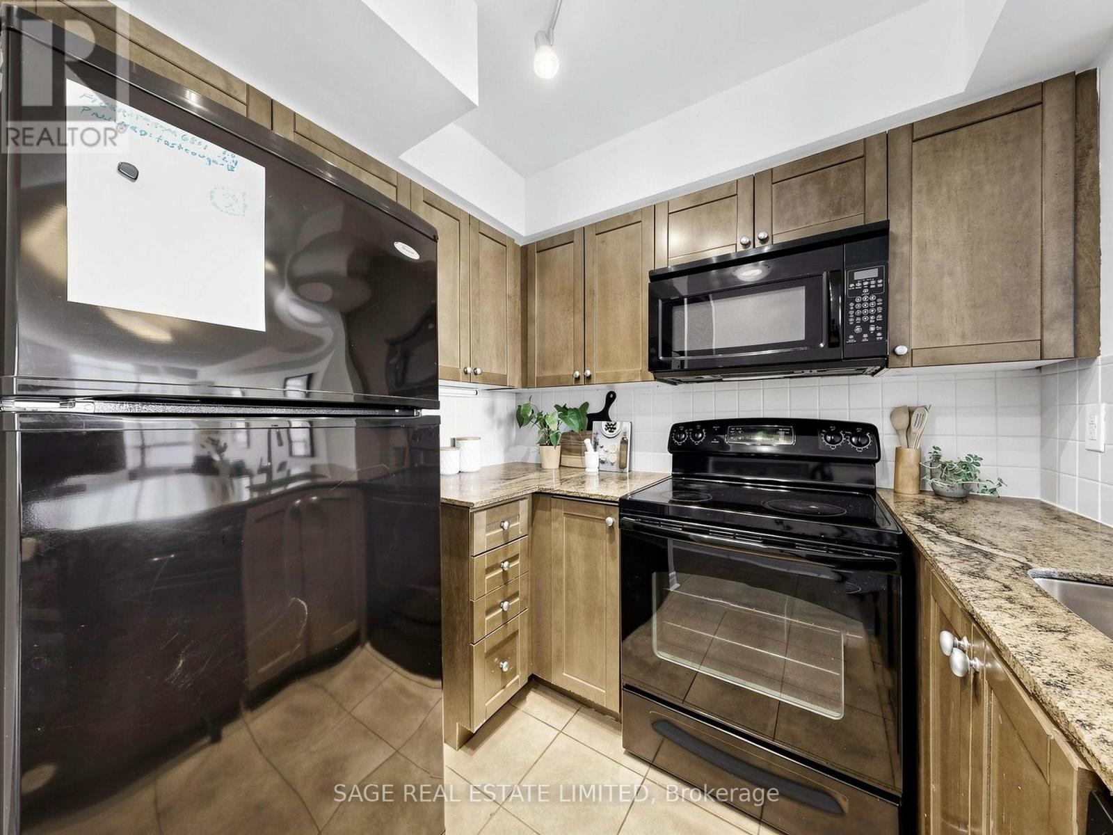 811 - 225 Wellesley Street E, Toronto, Ontario  M4X 1X8 - Photo 11 - C13033730