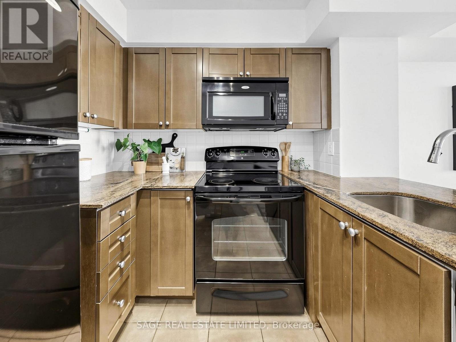 811 - 225 Wellesley Street E, Toronto, Ontario  M4X 1X8 - Photo 12 - C13033730