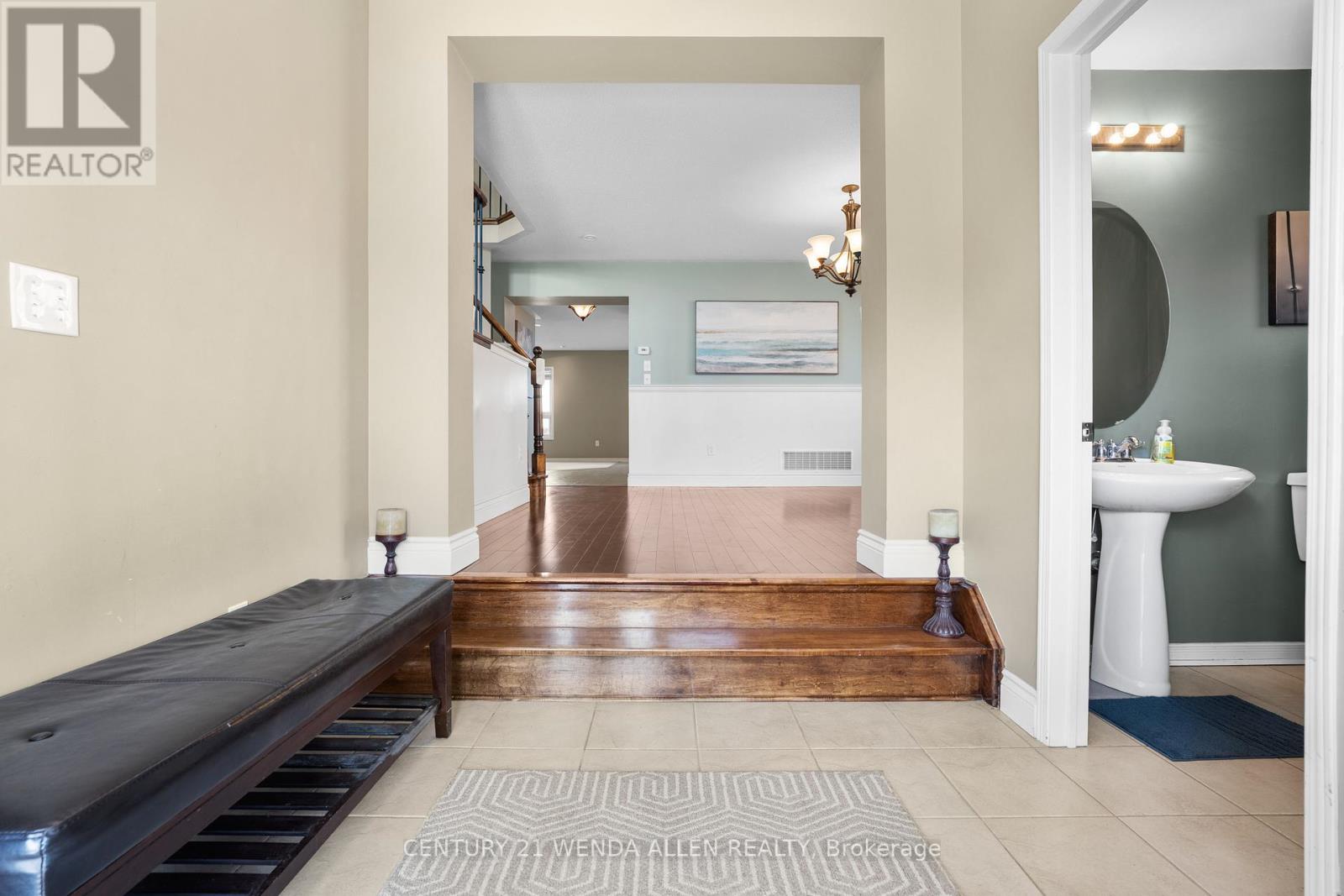 566 Oldman Road, Oshawa, Ontario  L1K 2V9 - Photo 6 - E13033686