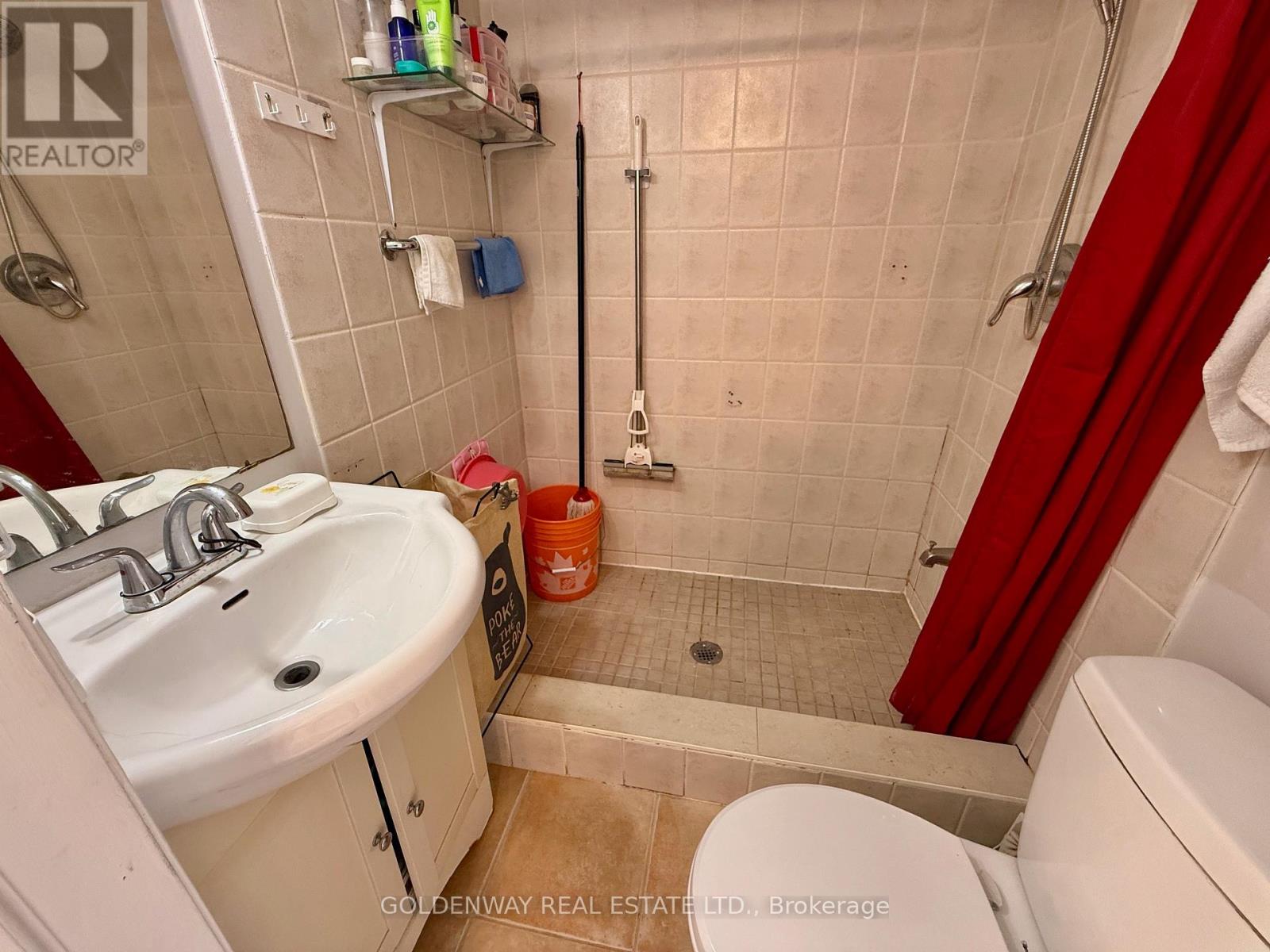 121 Mike Myers Drive, Toronto, Ontario  M1P 5G4 - Photo 4 - E13033738